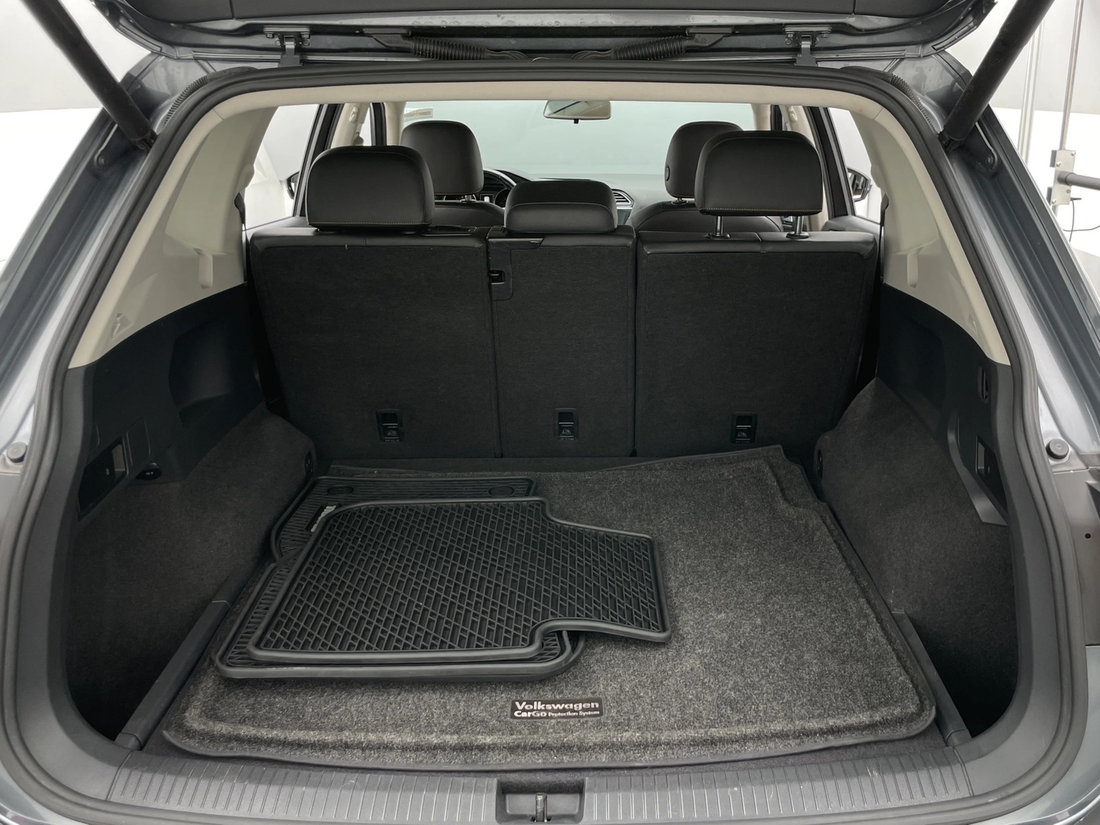 Thumbnail: 2018 Volkswagen Tiguan - 6