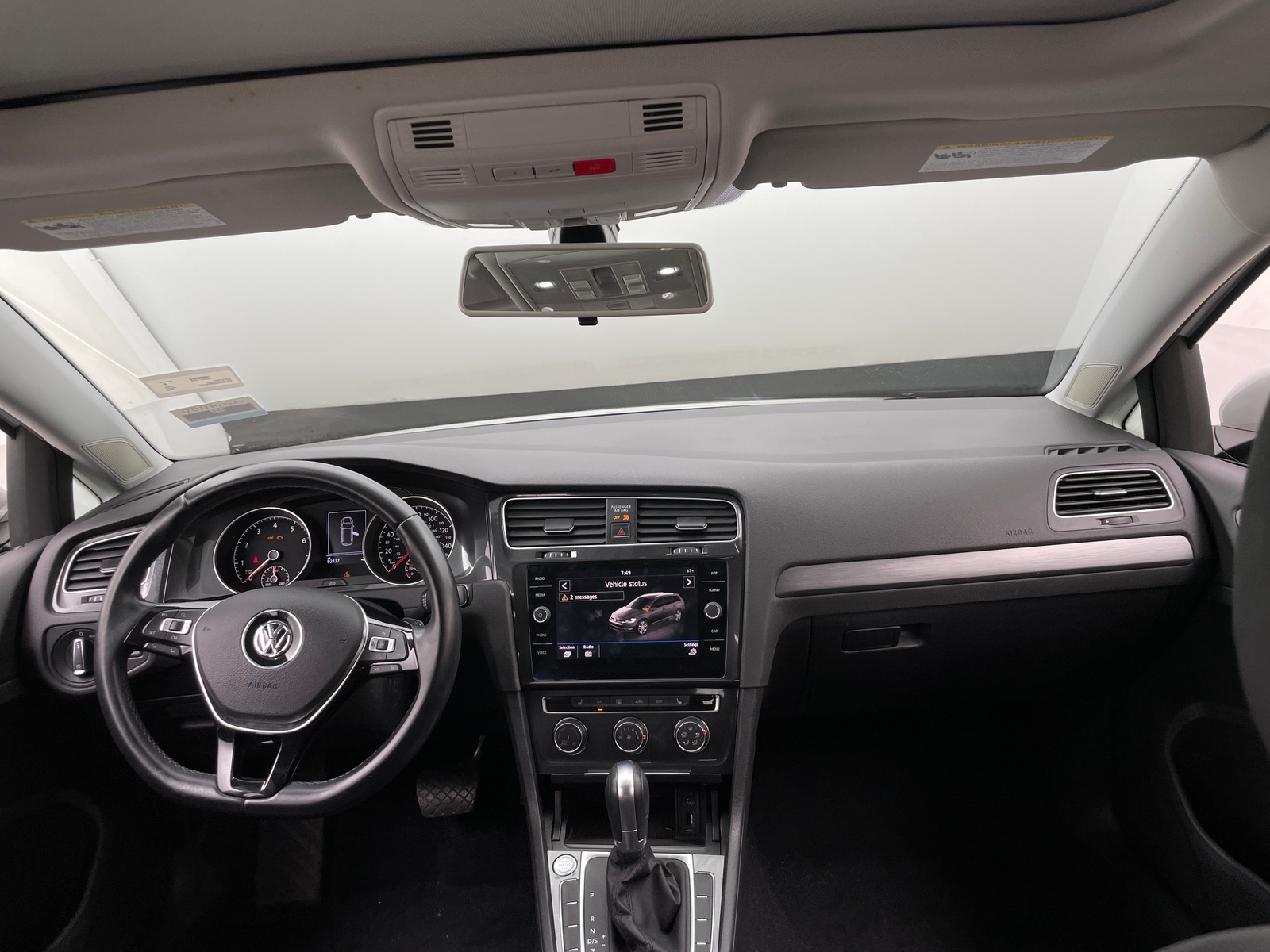 Thumbnail: 2018 Volkswagen e-Golf - 2