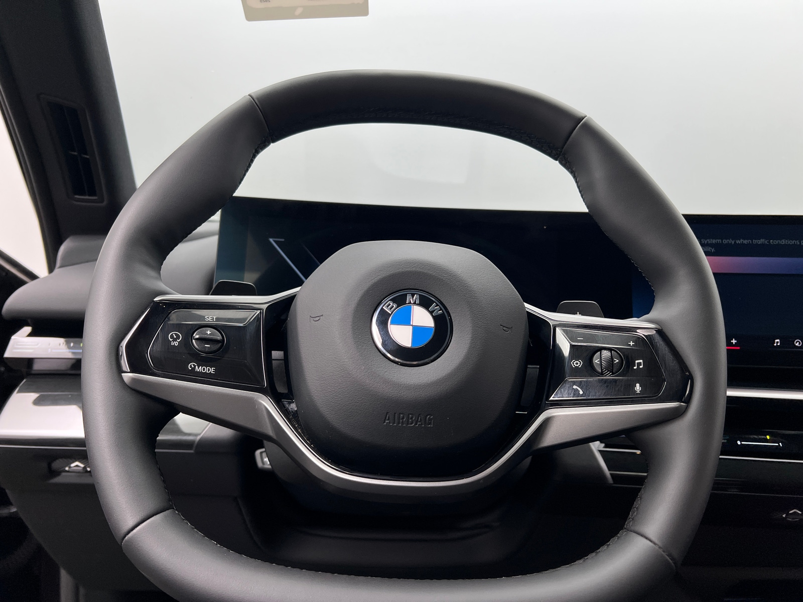 Thumbnail: 2025 BMW 5 Series - 4