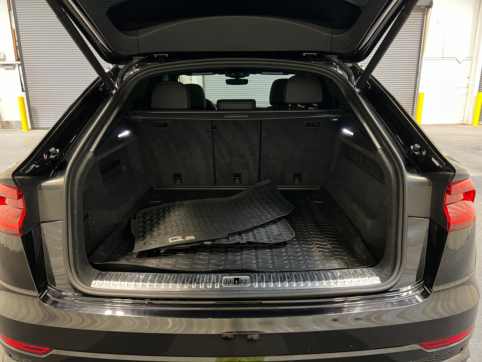 Thumbnail: 2019 Audi Q8 - 6