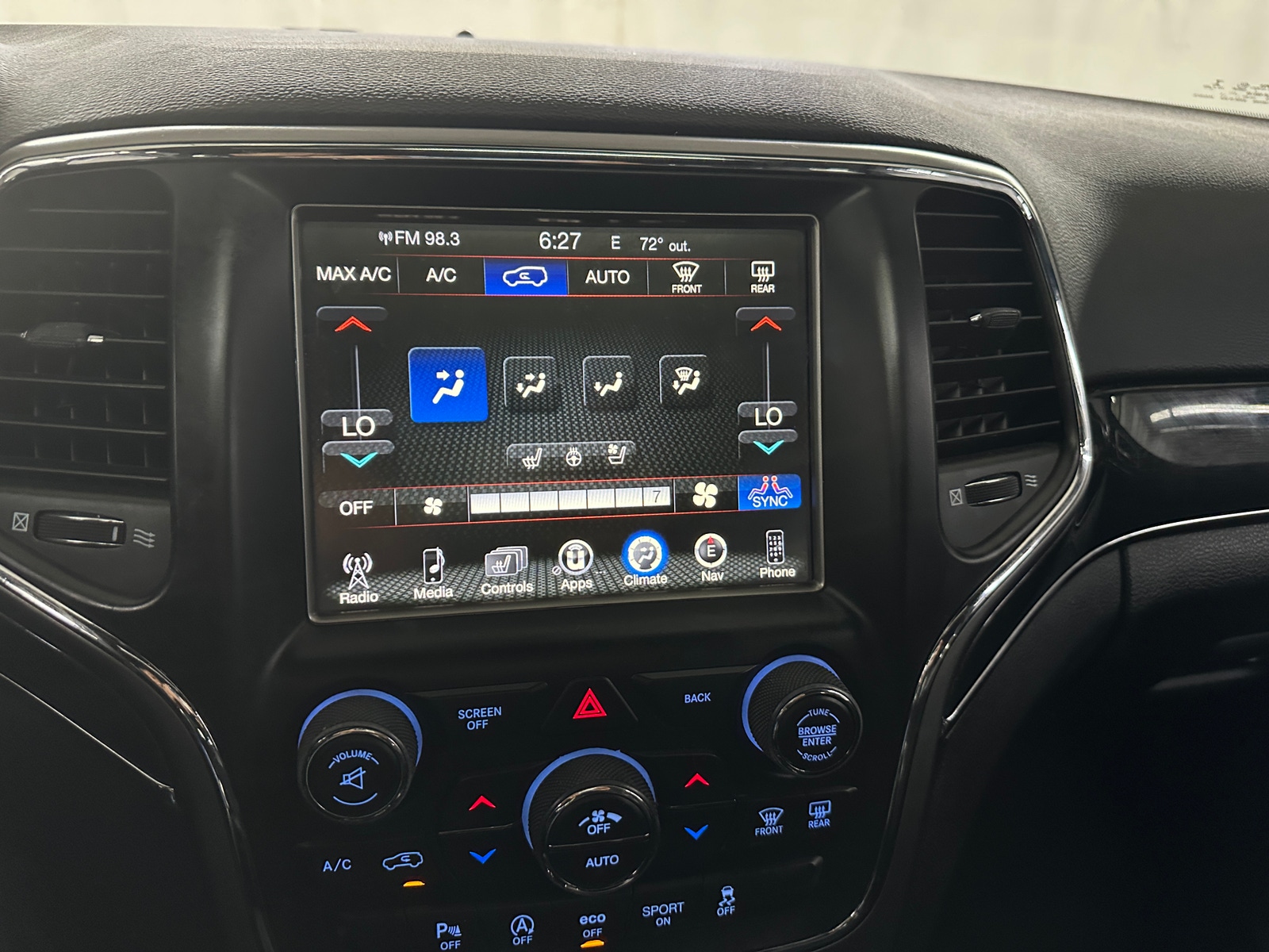 Thumbnail: 2017 Jeep Grand Cherokee - 3