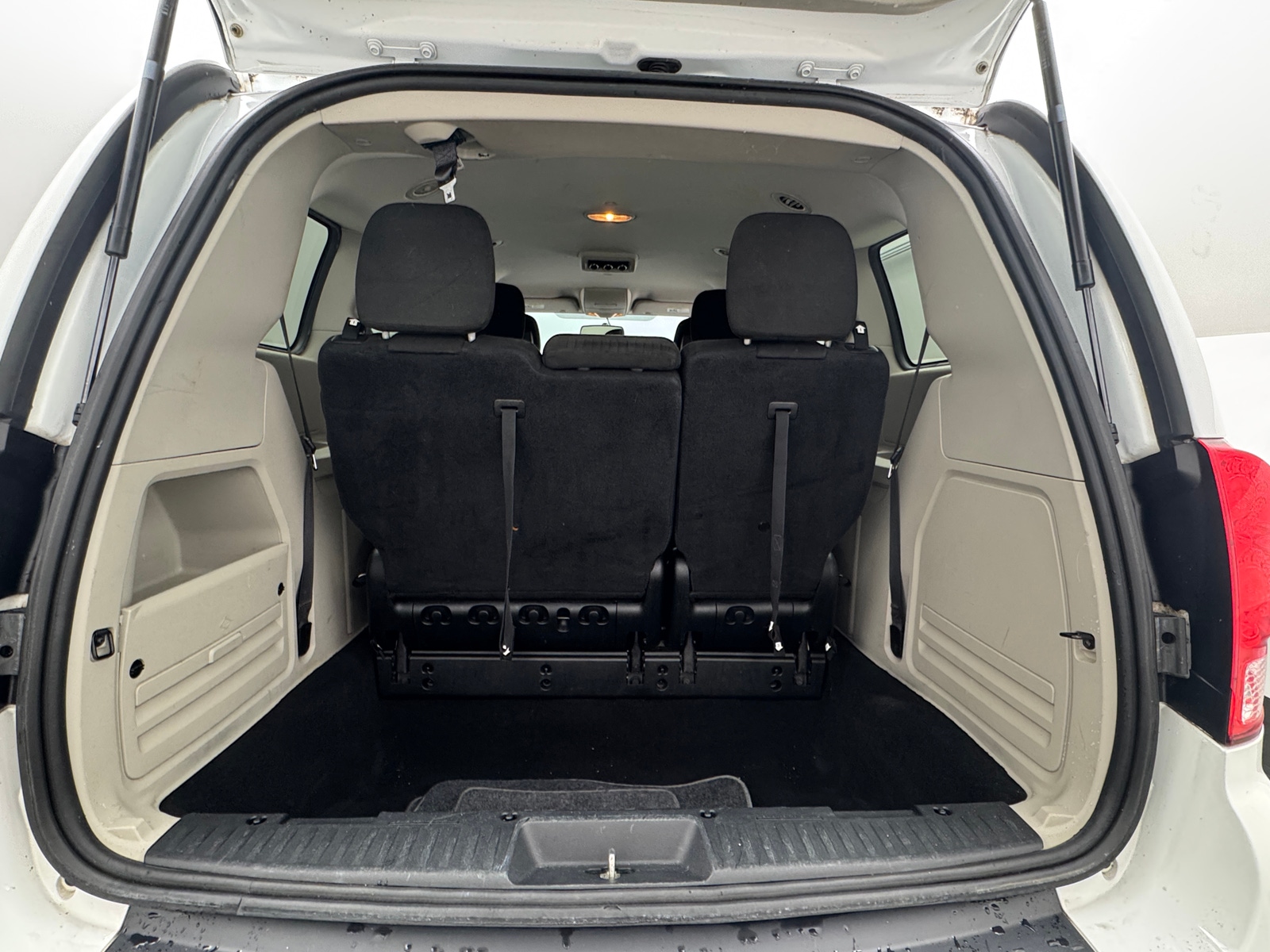Thumbnail: 2017 Dodge Grand Caravan - 7
