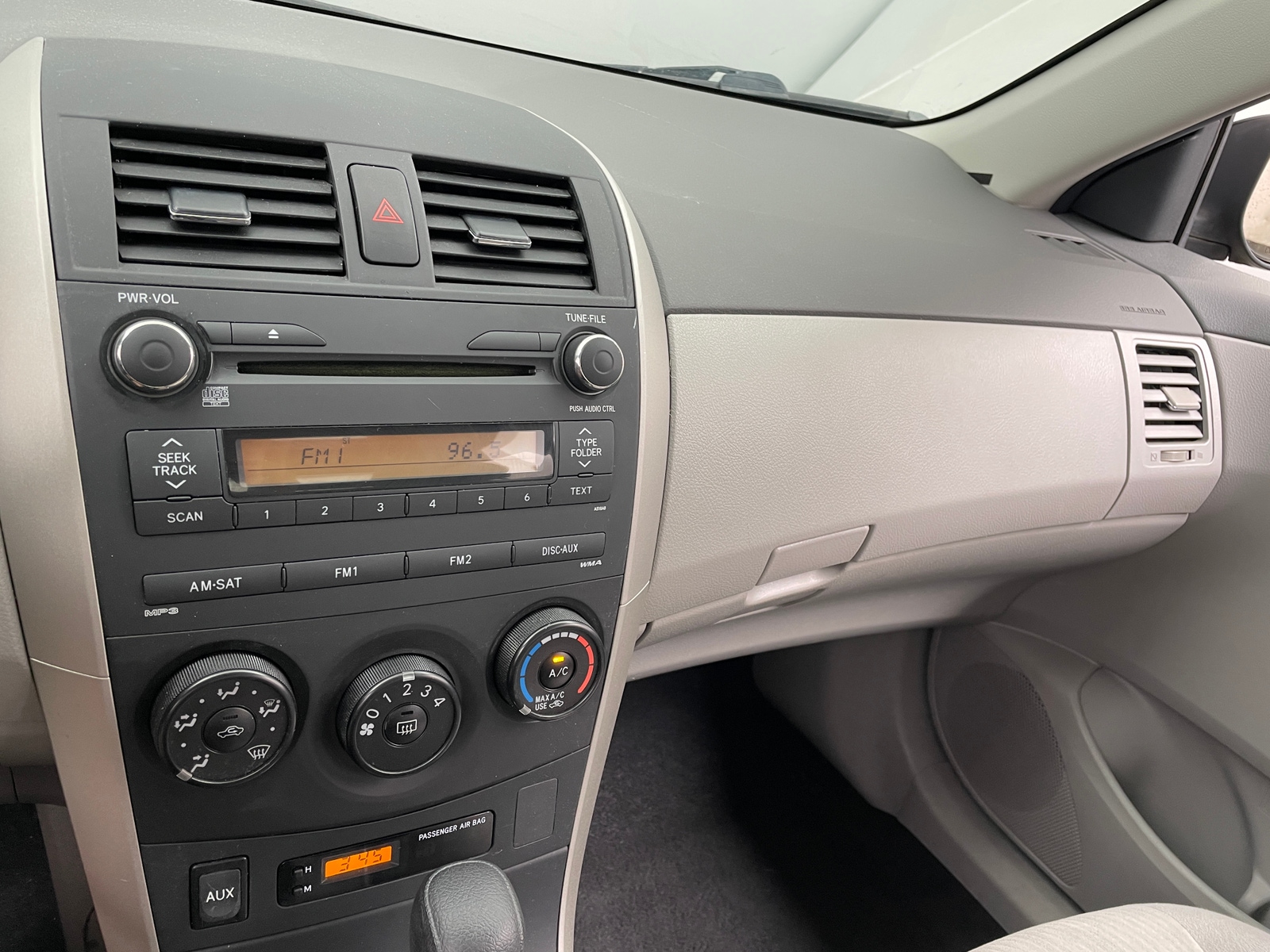 Thumbnail: 2010 Toyota Corolla - 4