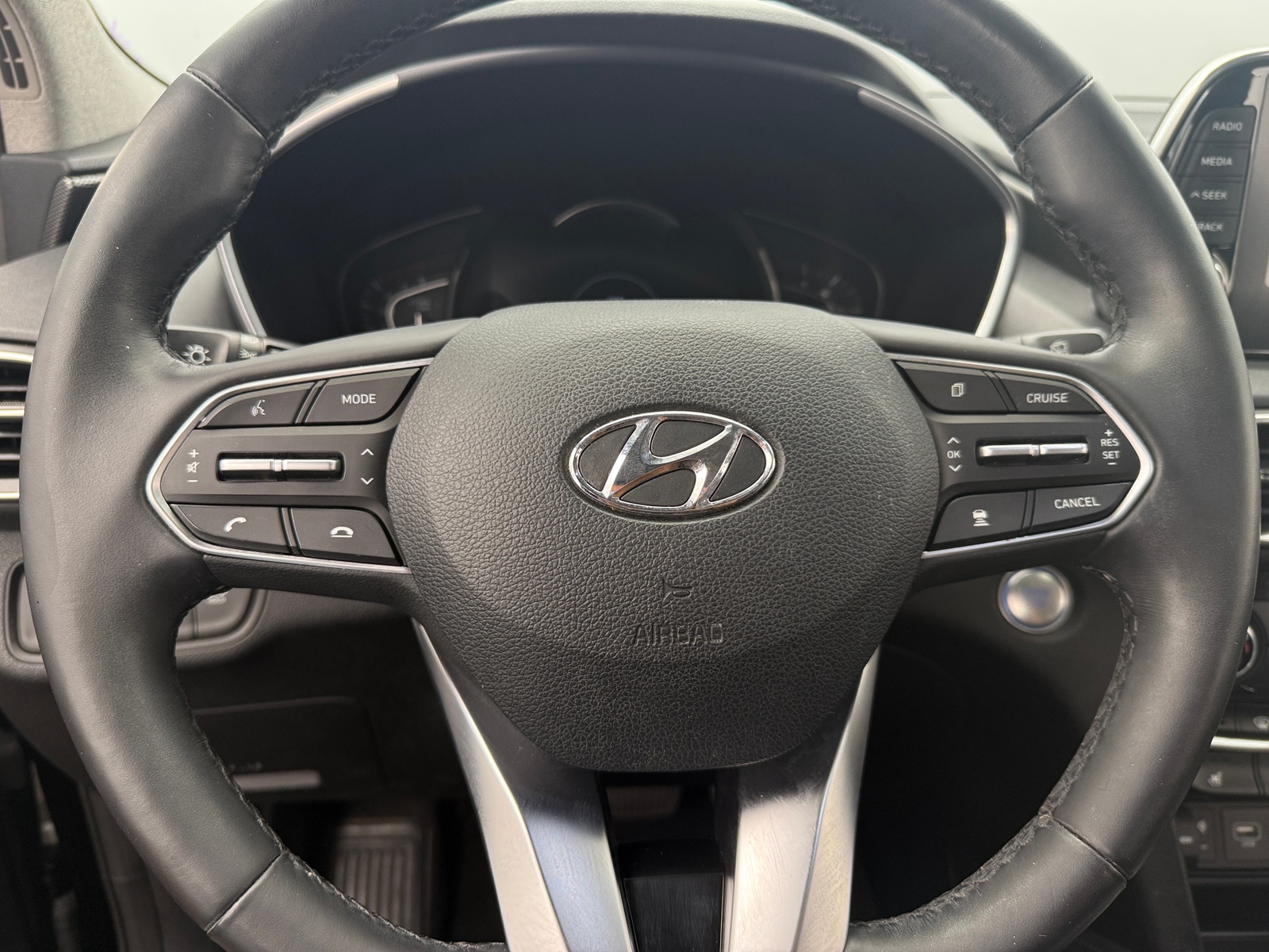 Thumbnail: 2019 Hyundai Santa Fe - 4