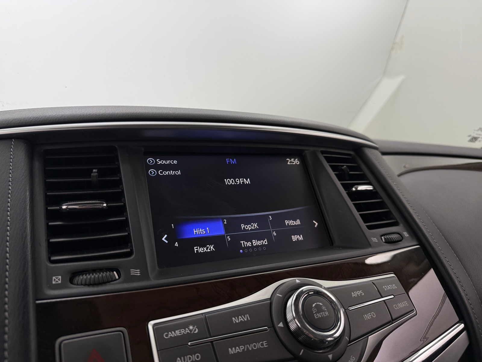 Thumbnail: 2018 INFINITI QX80 - 3