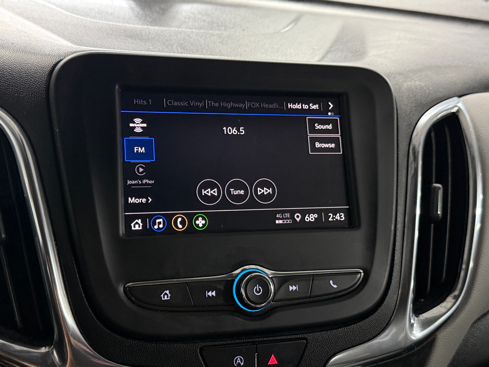 Thumbnail: 2023 Chevrolet Equinox - 4