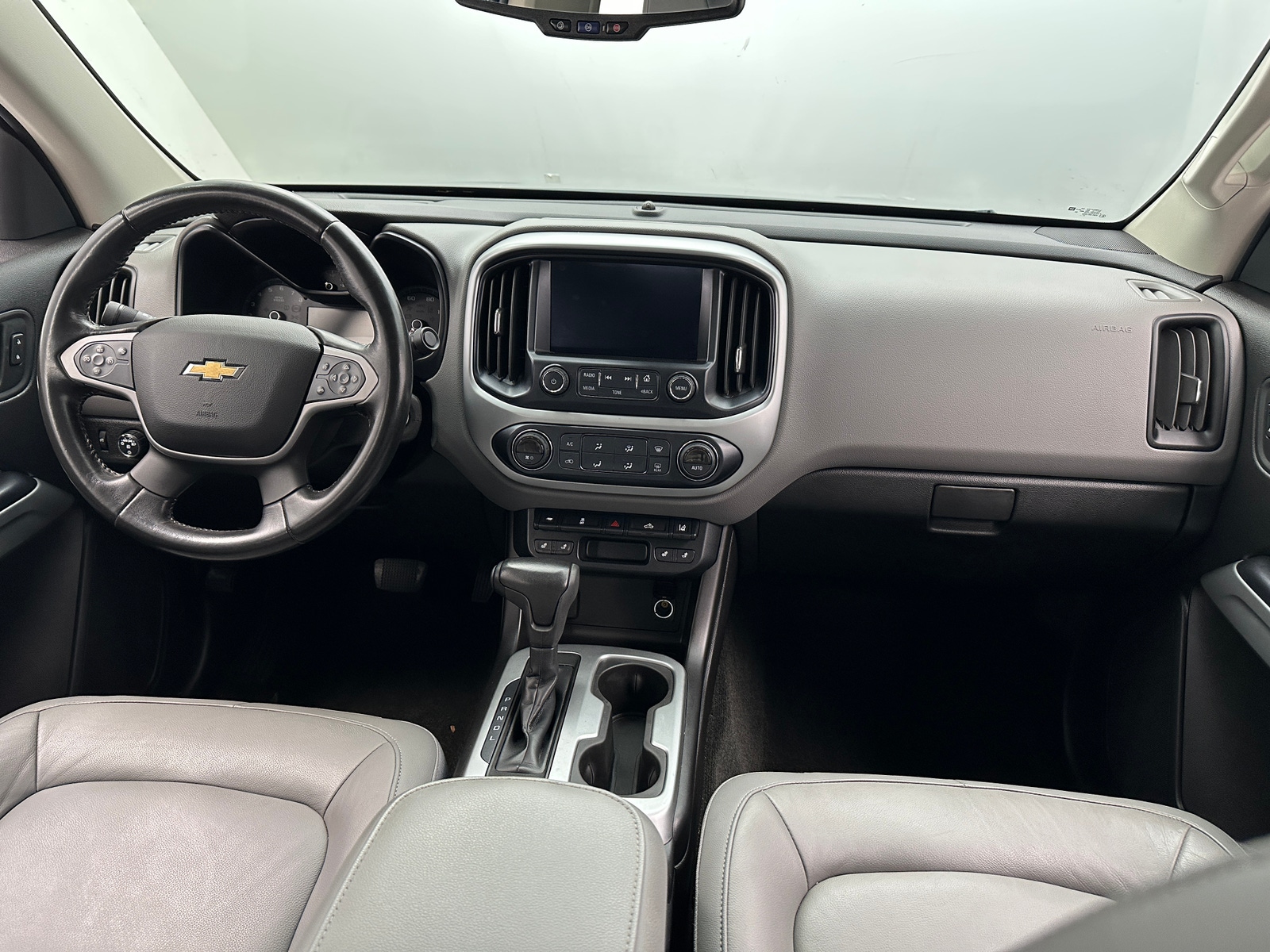 Thumbnail: 2017 Chevrolet Colorado - 3