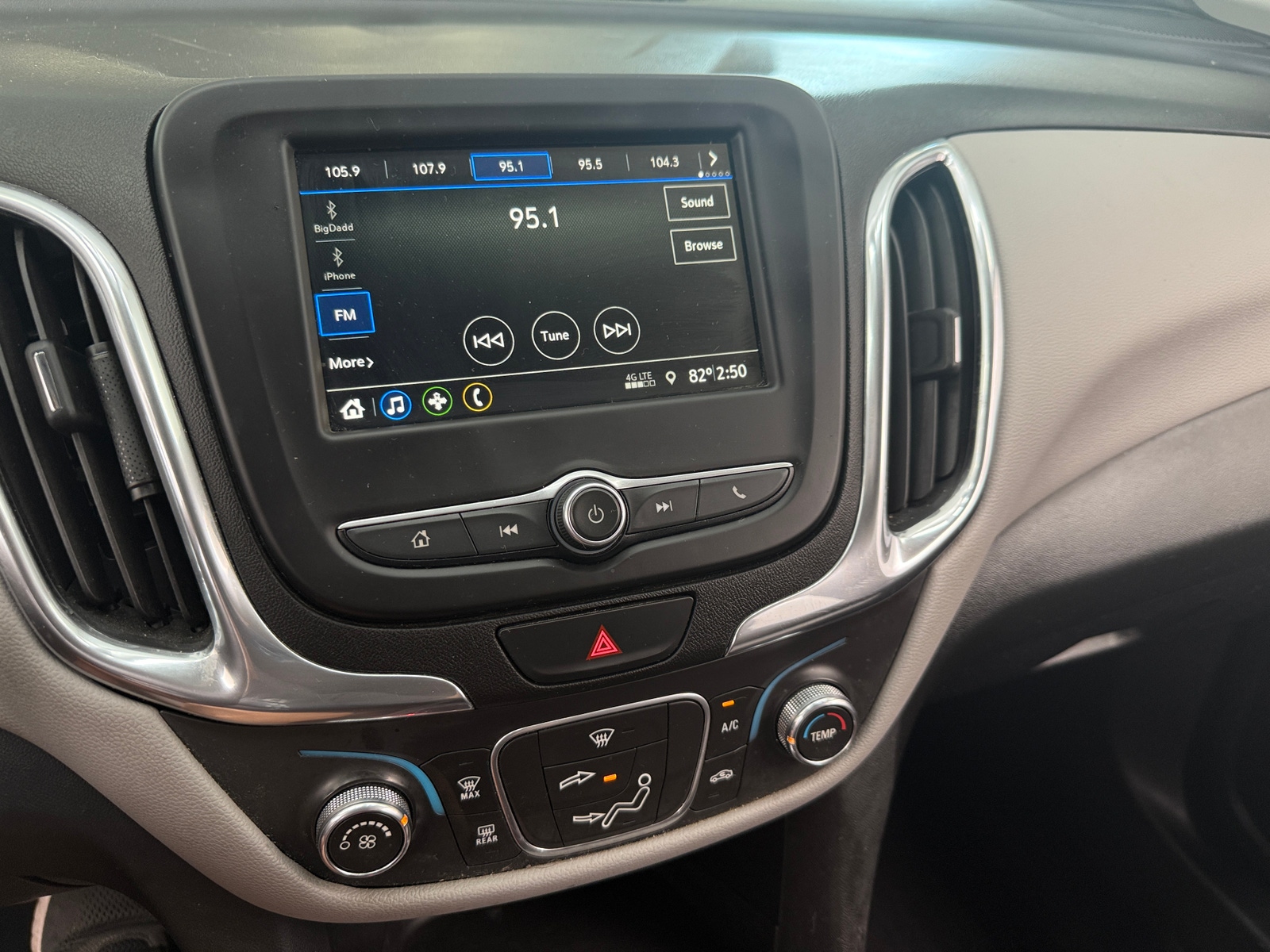 Thumbnail: 2019 Chevrolet Equinox - 4