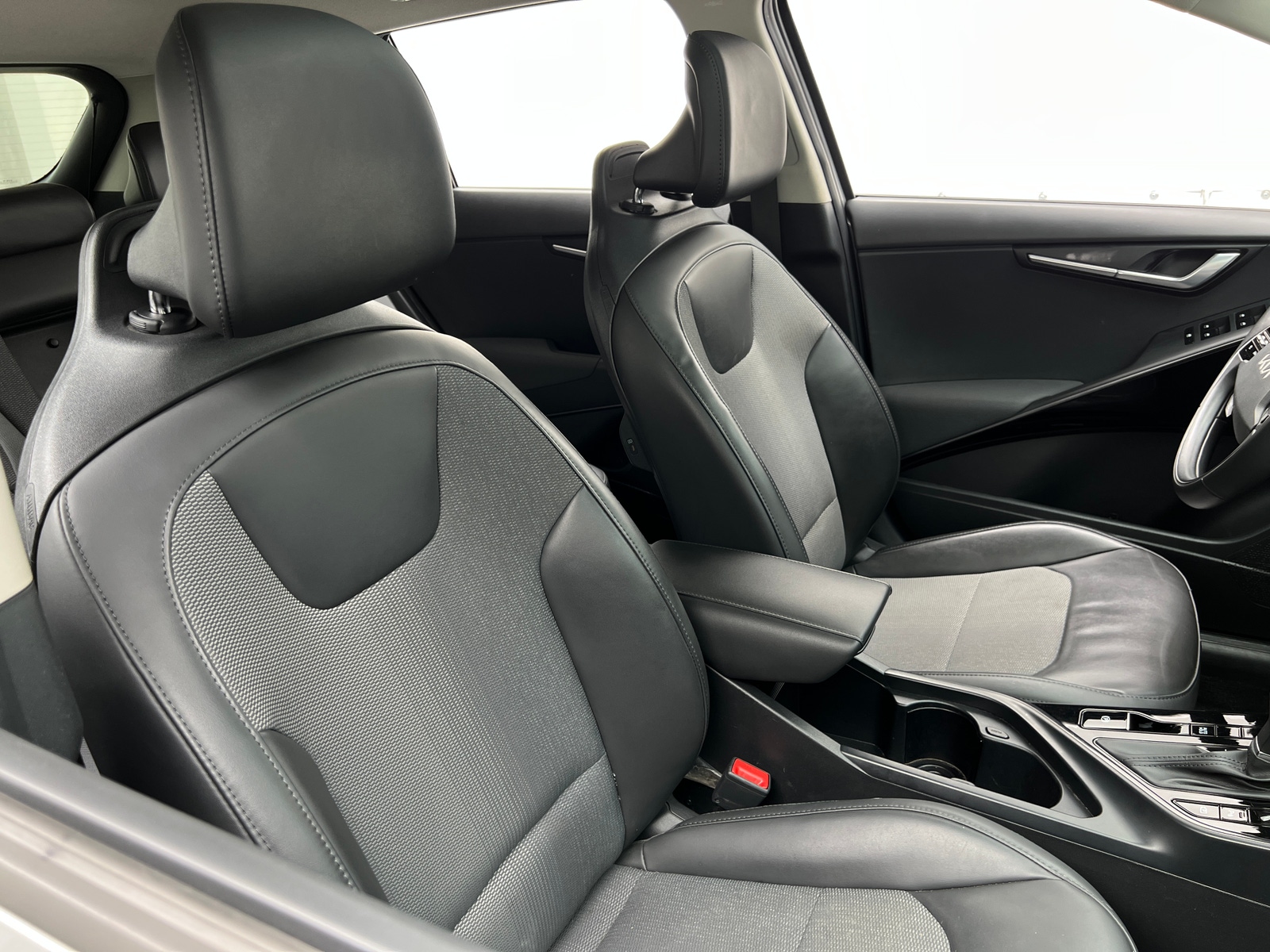 Thumbnail: 2023 Kia Niro - 2