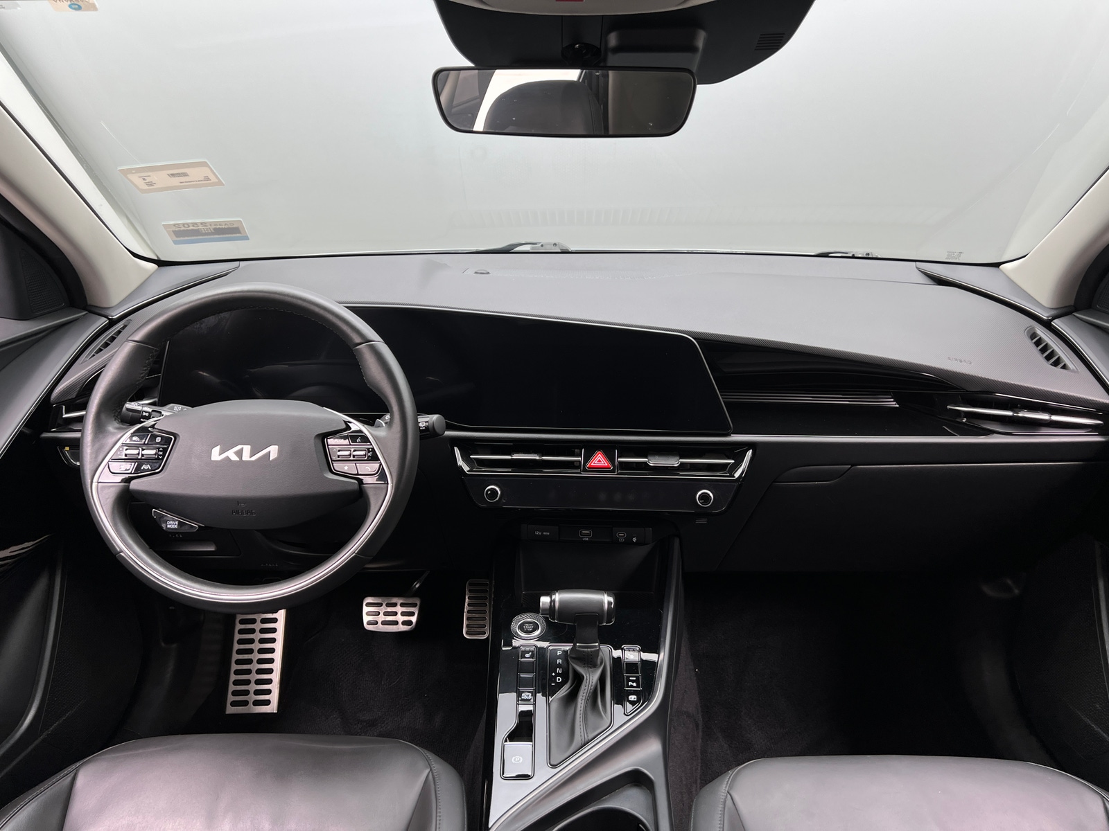 Thumbnail: 2023 Kia Niro - 3
