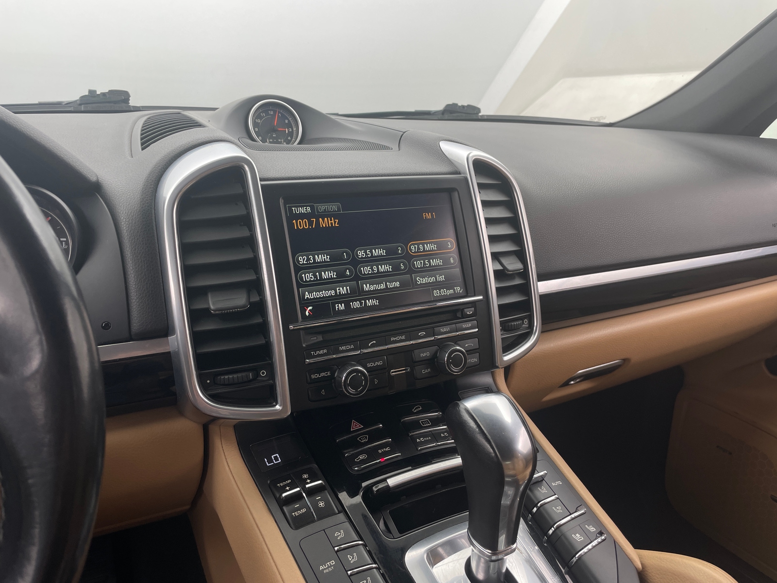 Thumbnail: 2016 Porsche Cayenne - 3