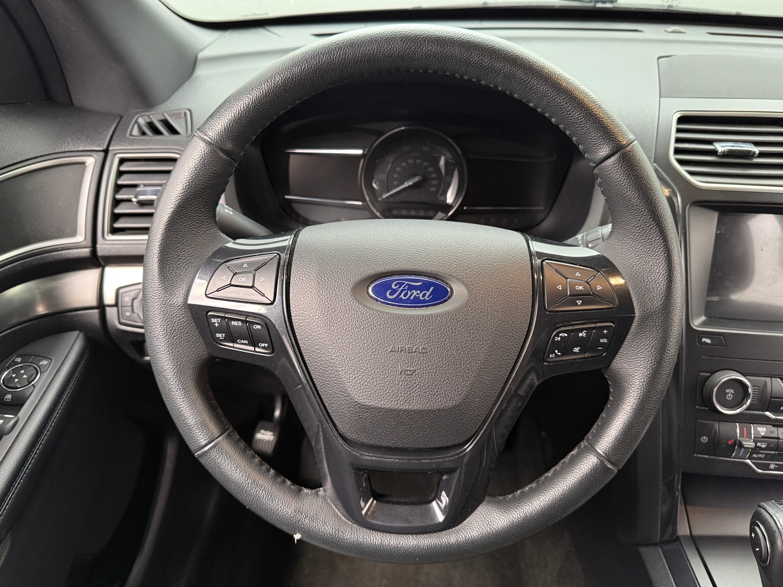 Thumbnail: 2018 Ford Explorer - 5