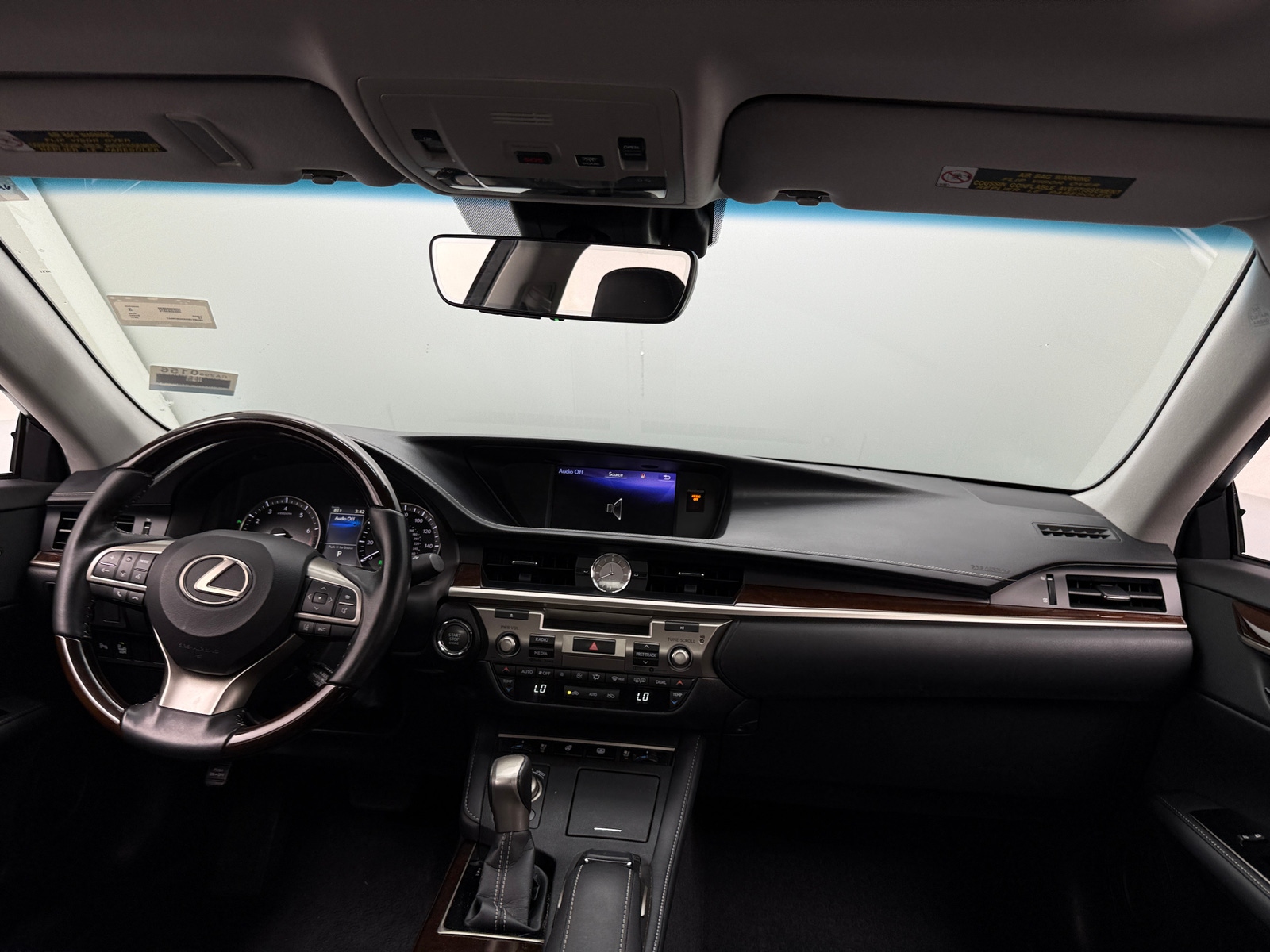 Thumbnail: 2017 Lexus ES - 2