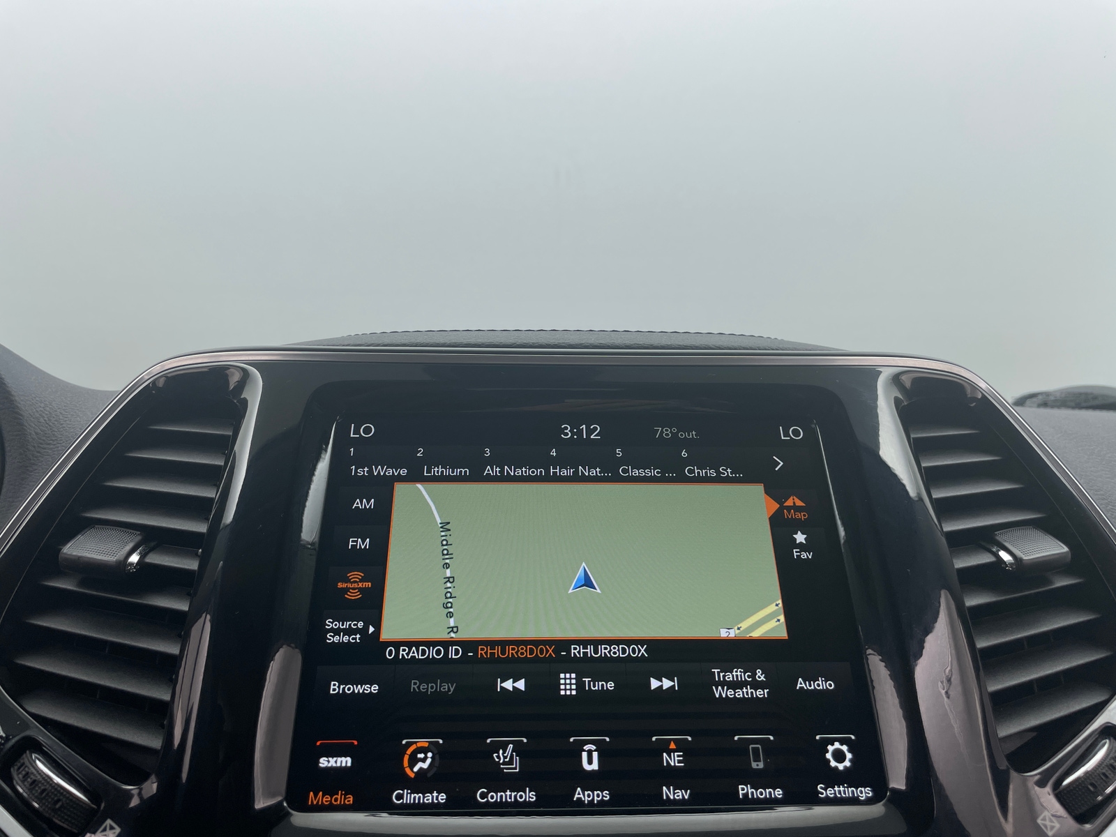 Thumbnail: 2020 Jeep Cherokee - 3