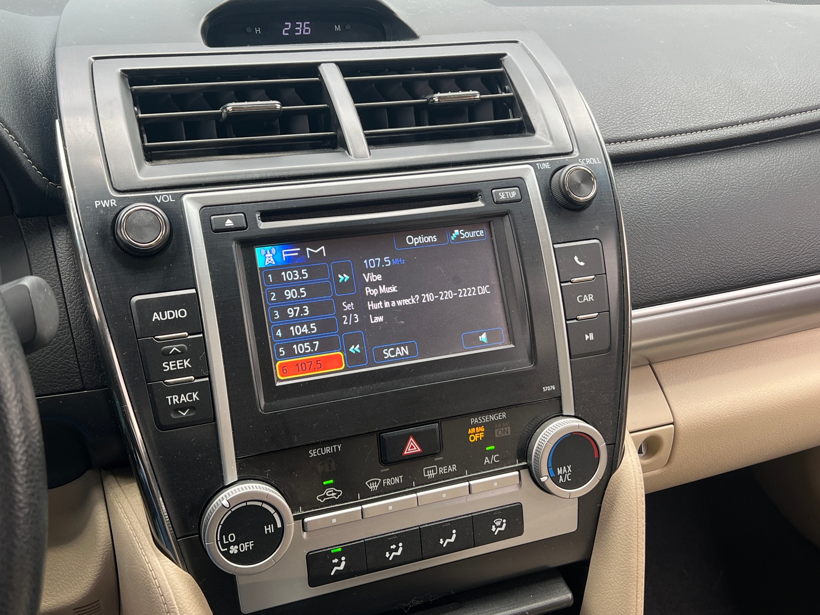 Thumbnail: 2013 Toyota Camry - 4