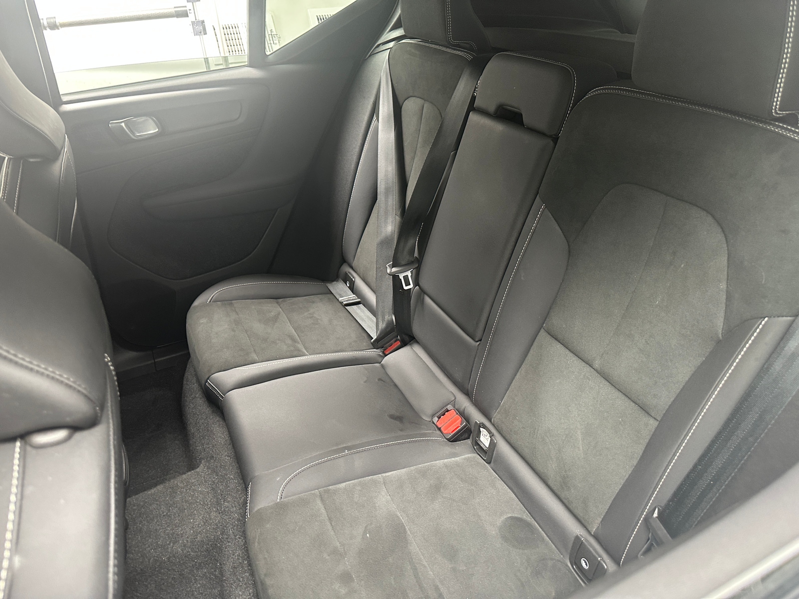 Thumbnail: 2023 Volvo XC40 - 6