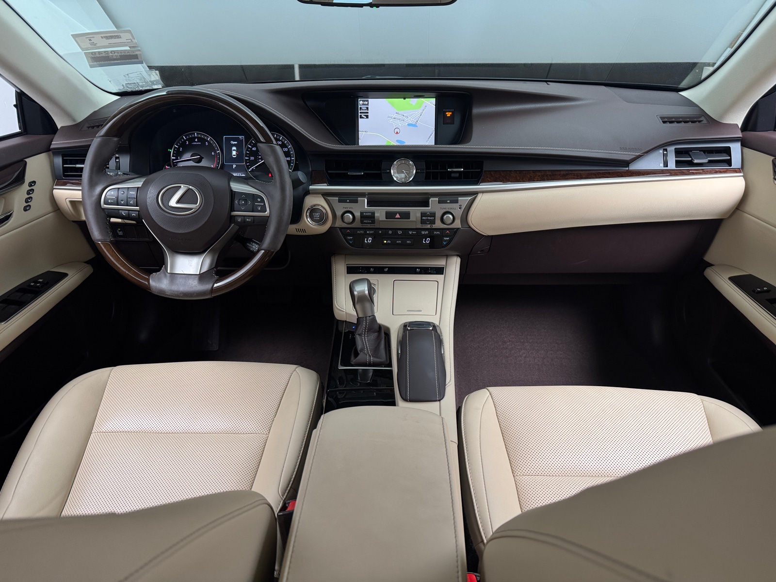 Thumbnail: 2017 Lexus ES - 2