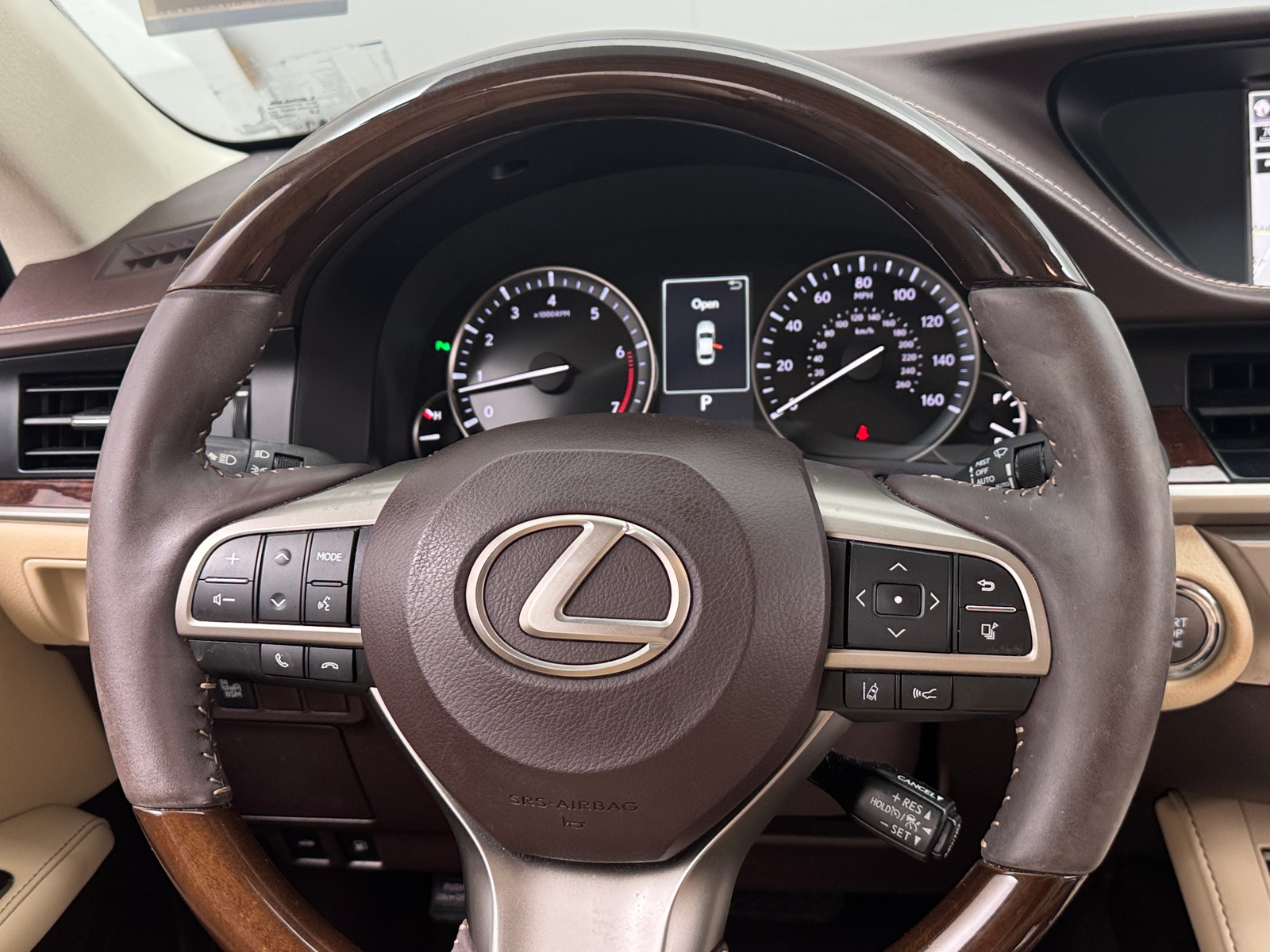 Thumbnail: 2017 Lexus ES - 4