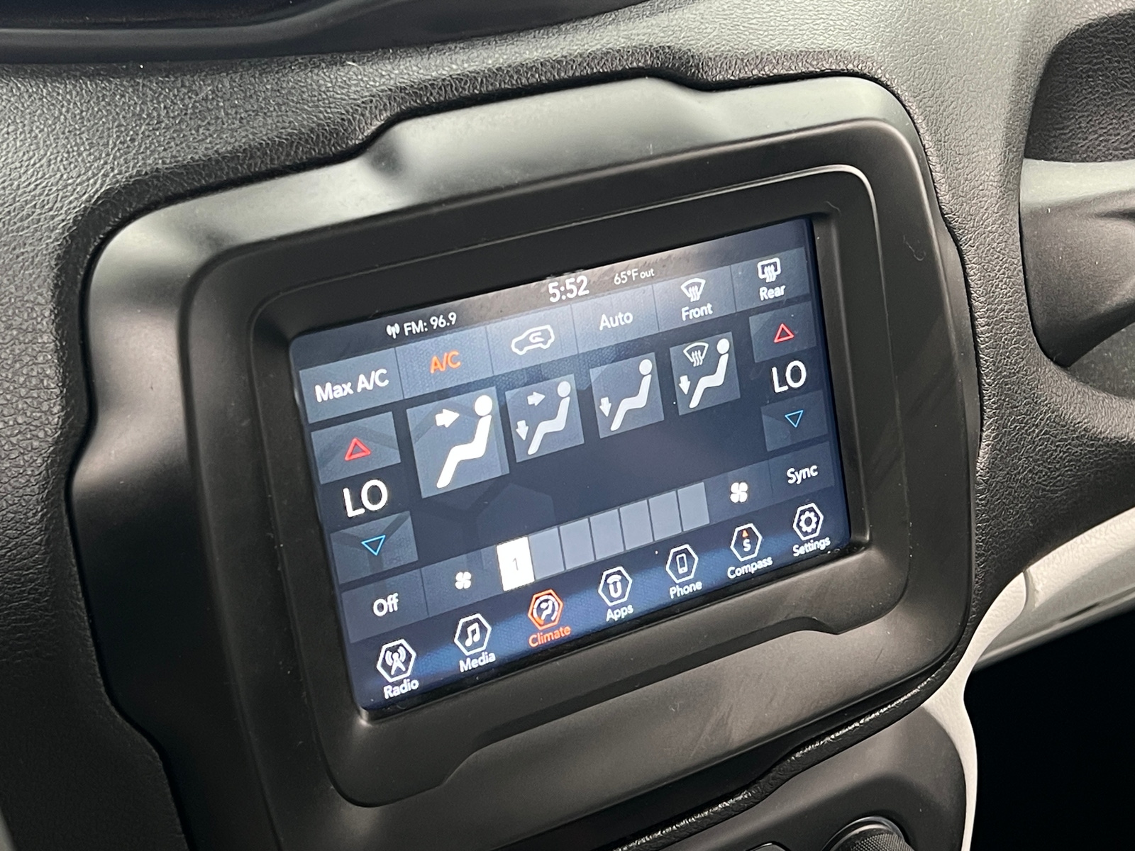 Thumbnail: 2018 Jeep Renegade - 4