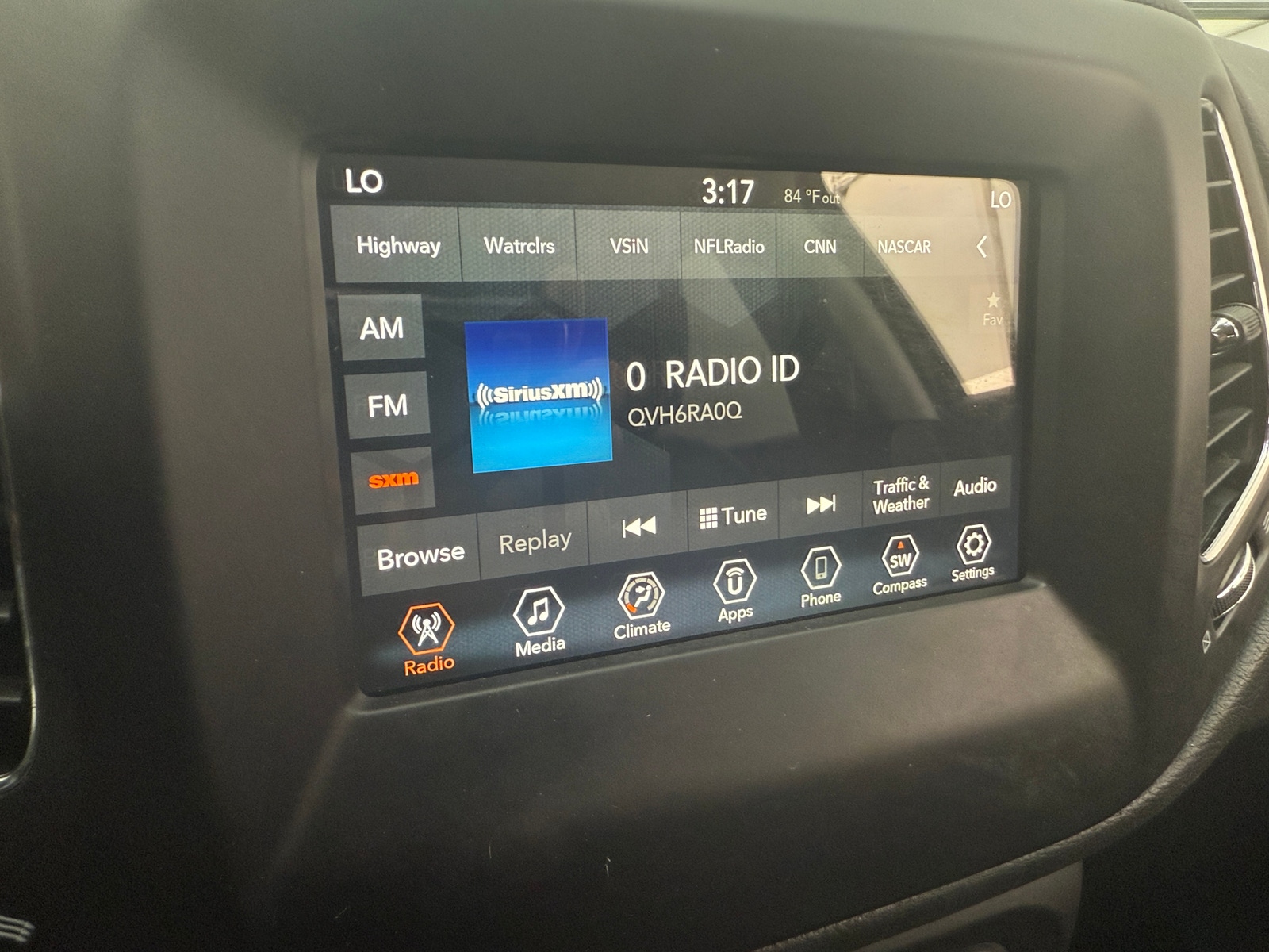 Thumbnail: 2019 Jeep Compass - 3