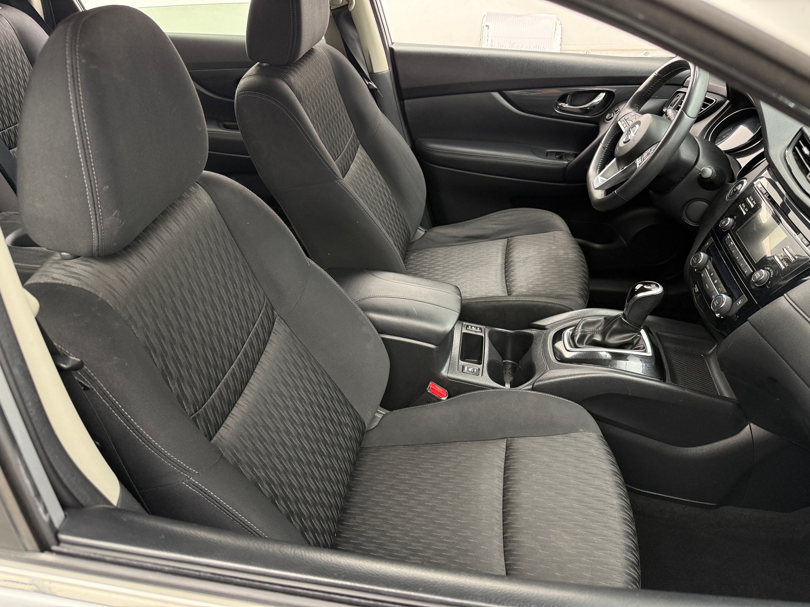Thumbnail: 2017 Nissan Rogue - 2