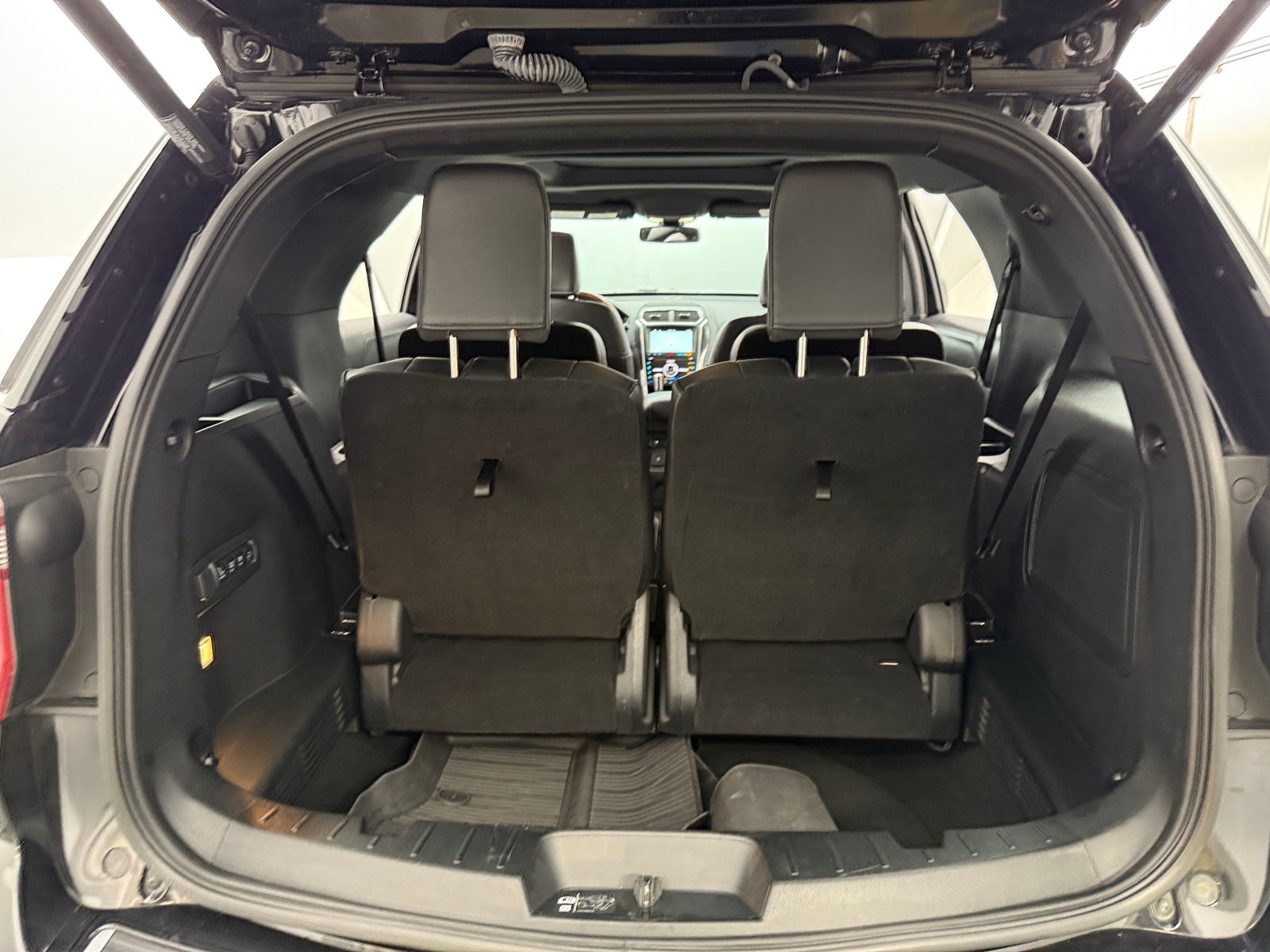 Thumbnail: 2019 Ford Explorer - 6