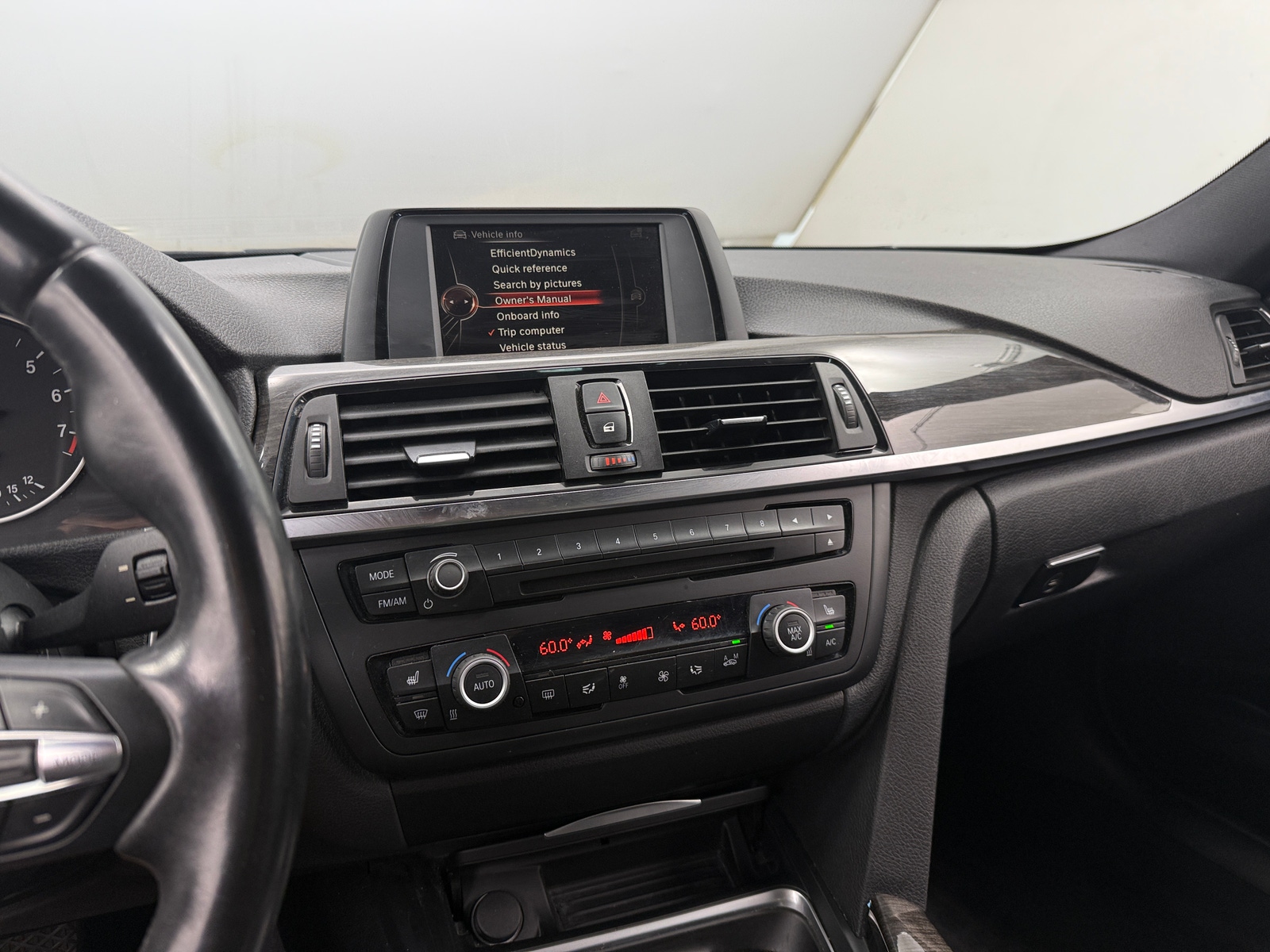 Thumbnail: 2015 BMW 3 Series - 3