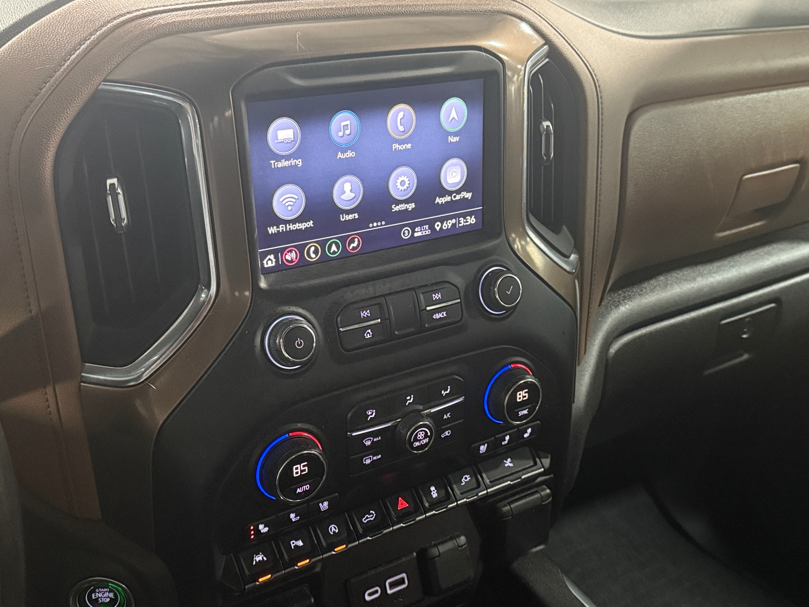 Thumbnail: 2020 Chevrolet Silverado 1500 - 3