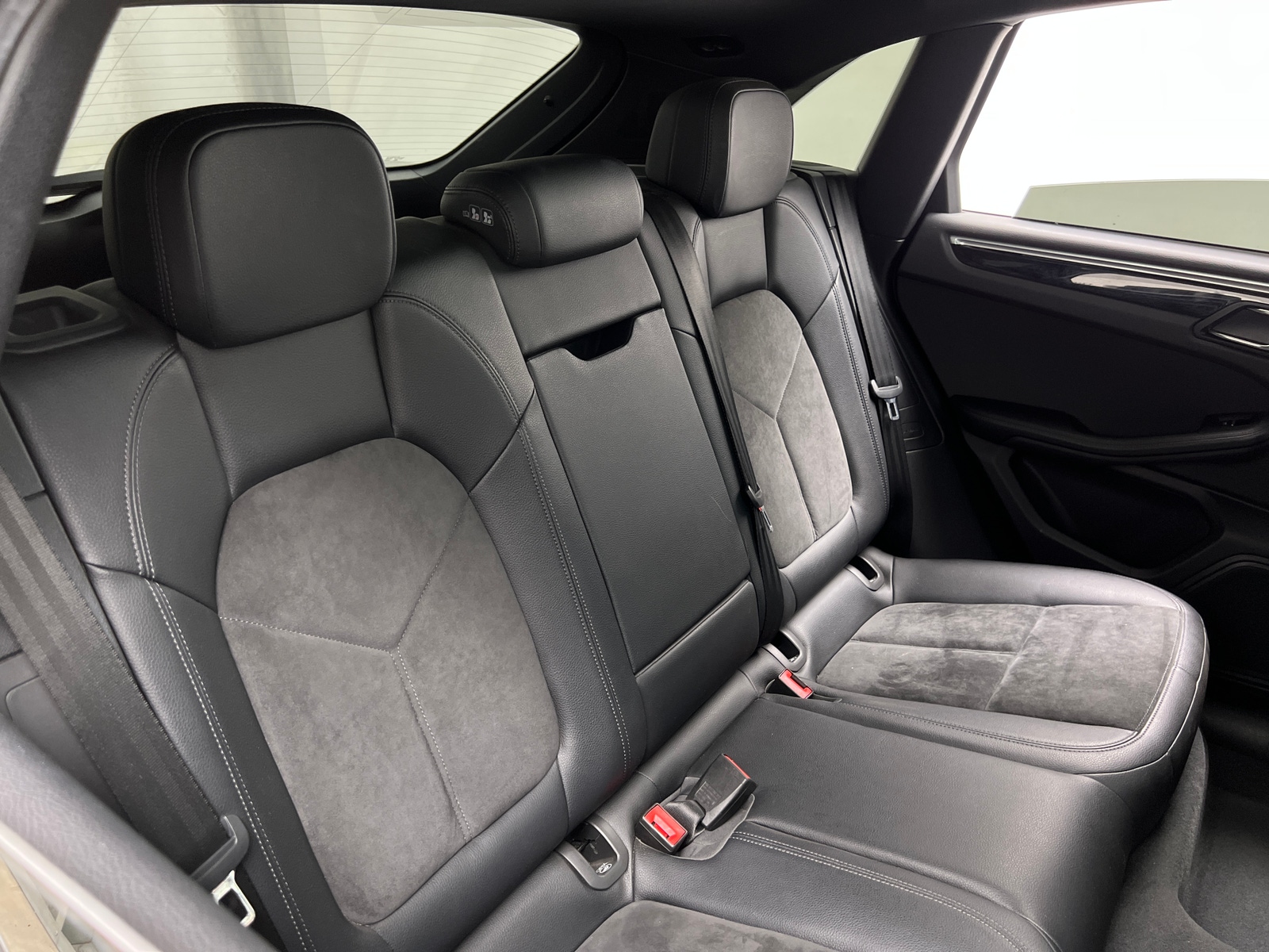 Thumbnail: 2017 Porsche Macan - 5