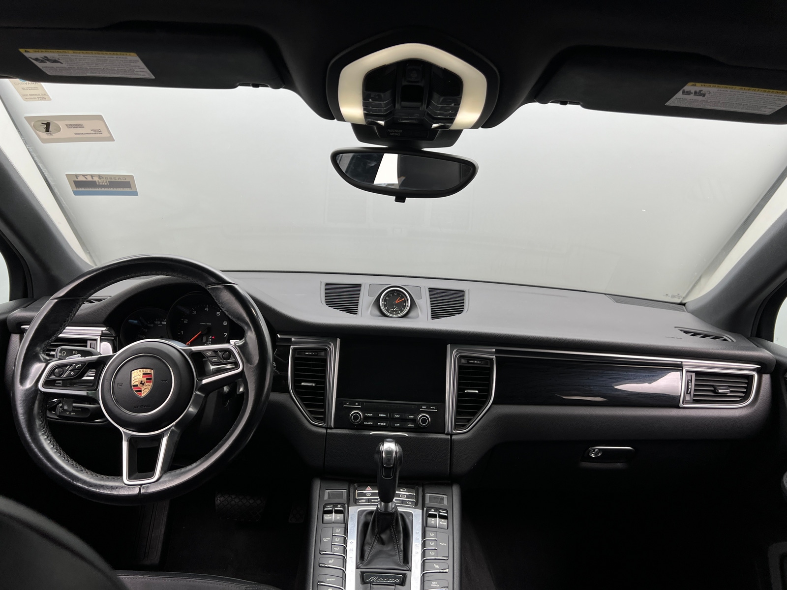 Thumbnail: 2017 Porsche Macan - 2