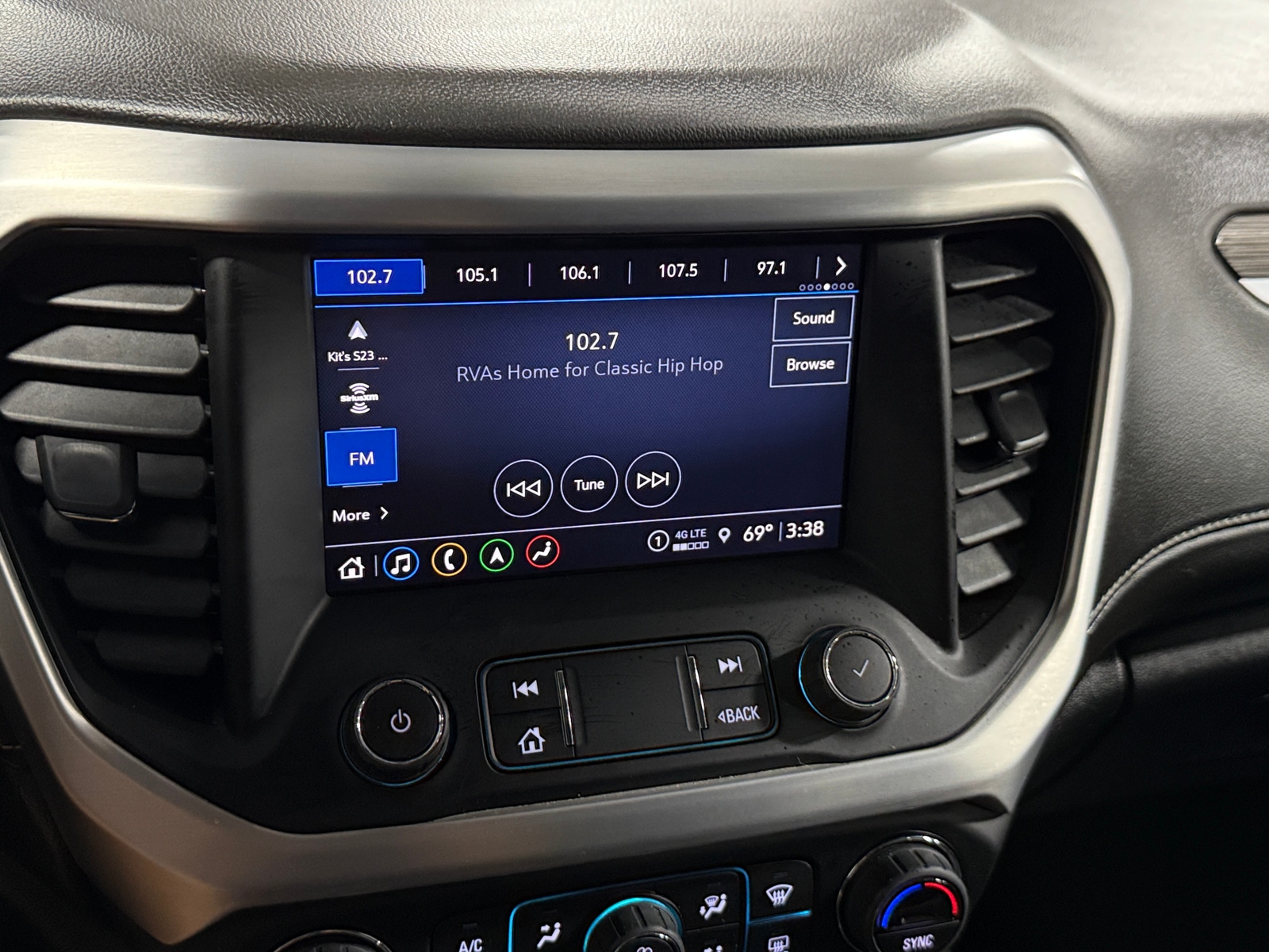 Thumbnail: 2023 GMC Acadia - 3