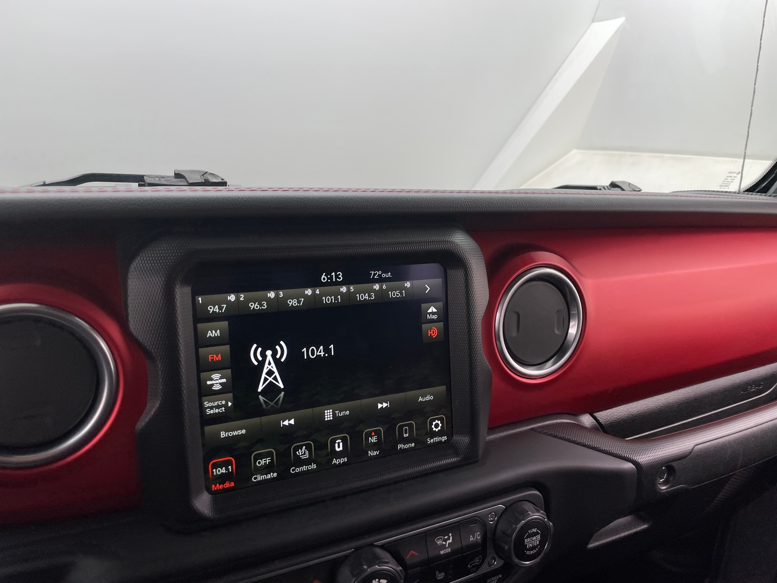 Thumbnail: 2021 Jeep Gladiator - 3