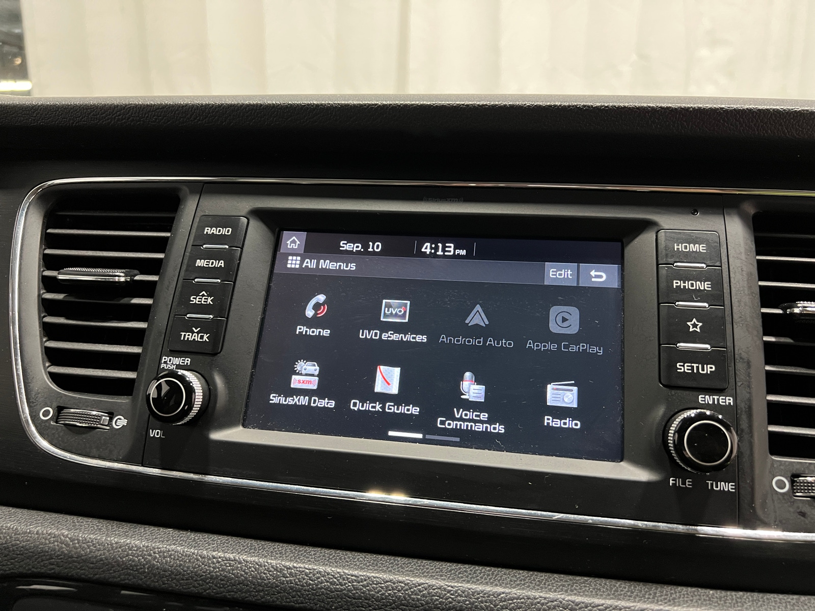 Thumbnail: 2019 Kia Sedona - 3