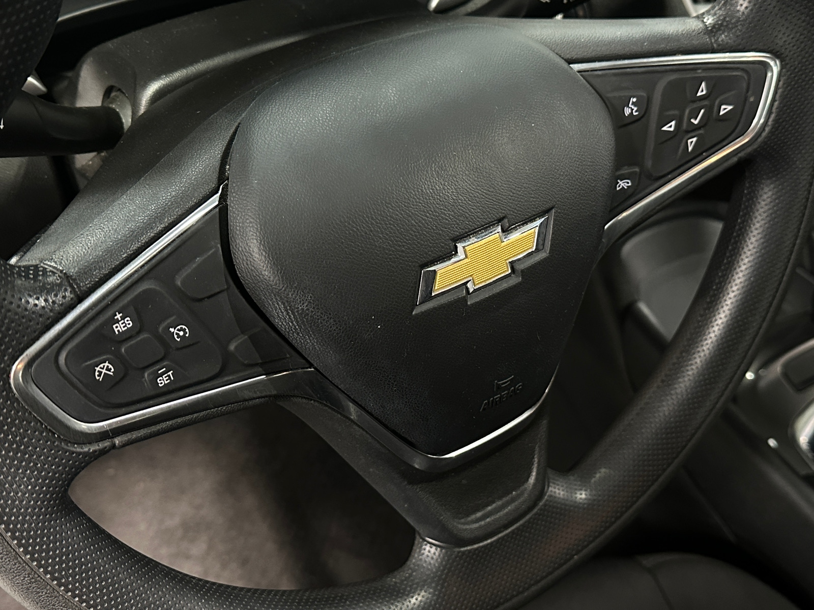 Thumbnail: 2022 Chevrolet Malibu - 5