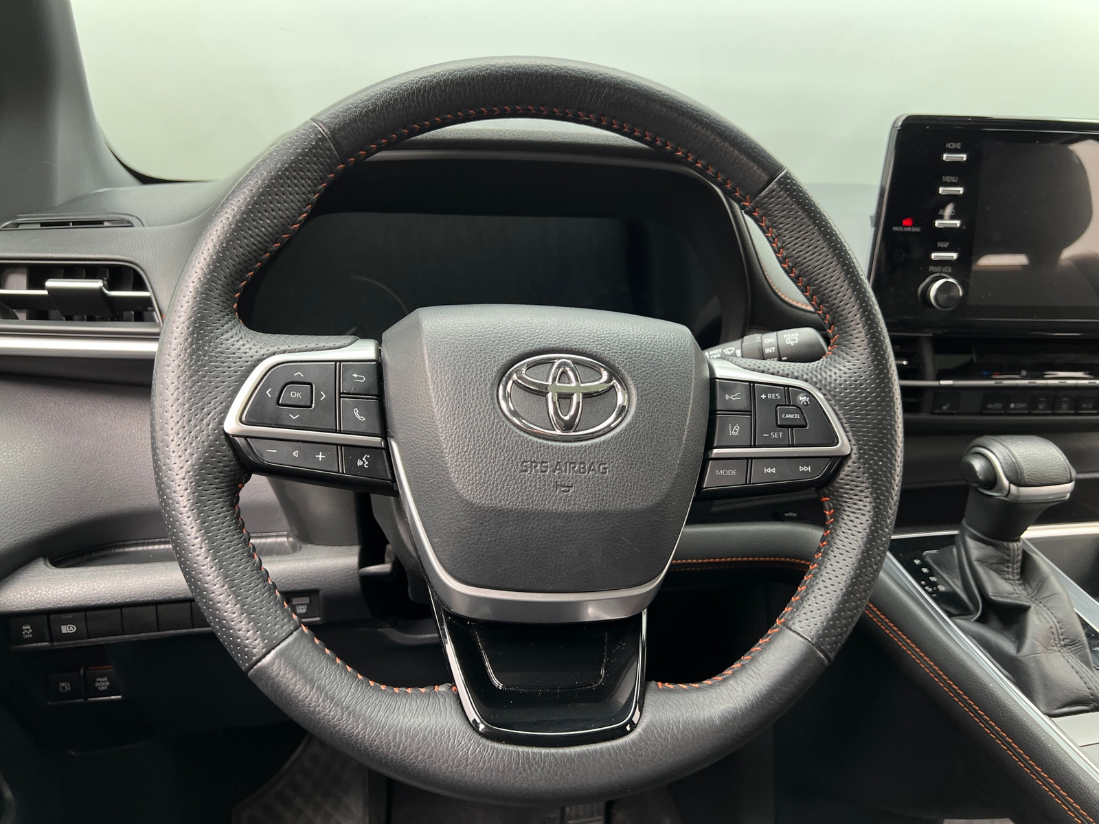 Thumbnail: 2021 Toyota Sienna - 4