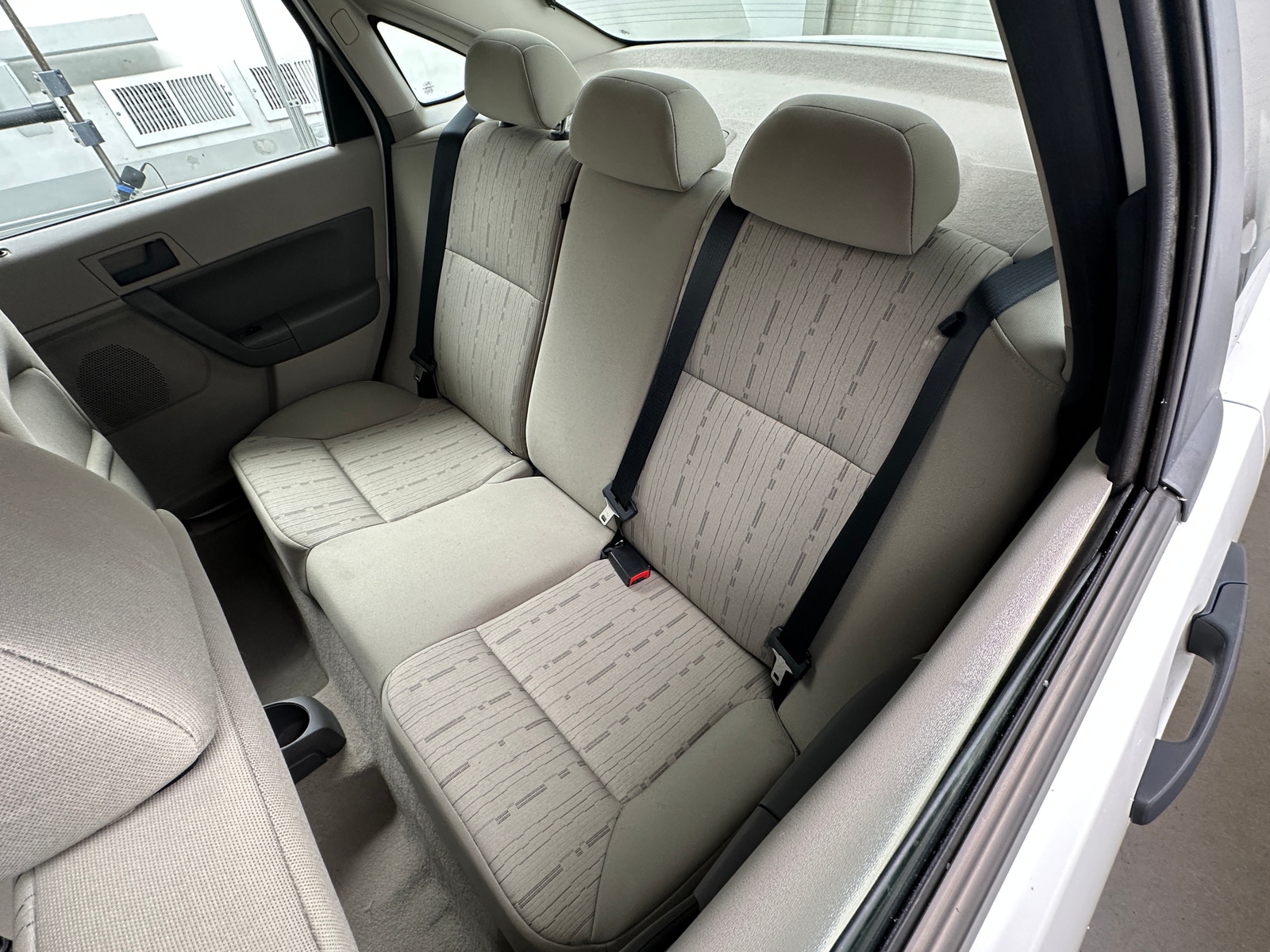 Thumbnail: 2010 Ford Focus - 6