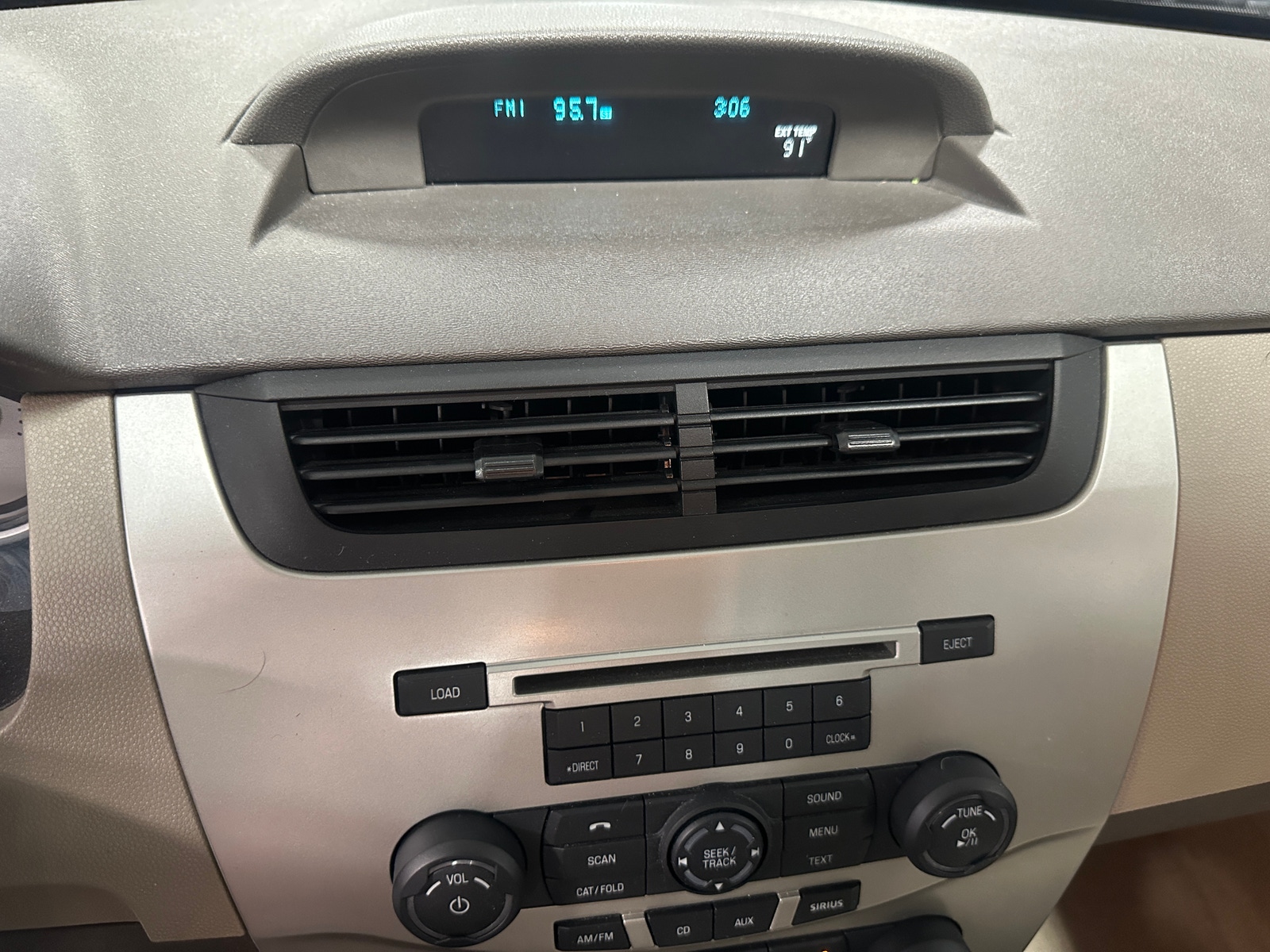 Thumbnail: 2010 Ford Focus - 4