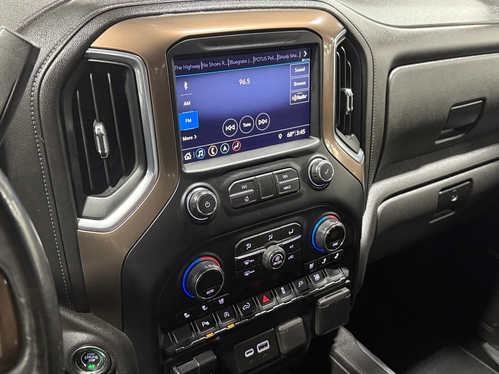 Thumbnail: 2019 Chevrolet Silverado 1500 - 3
