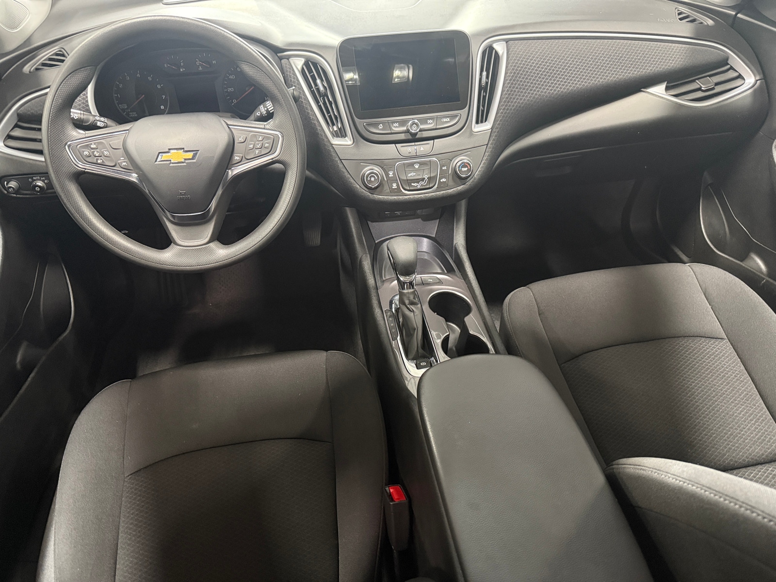 Thumbnail: 2023 Chevrolet Malibu - 3