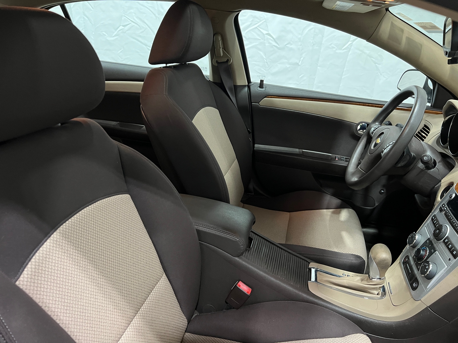 Thumbnail: 2010 Chevrolet Malibu - 2