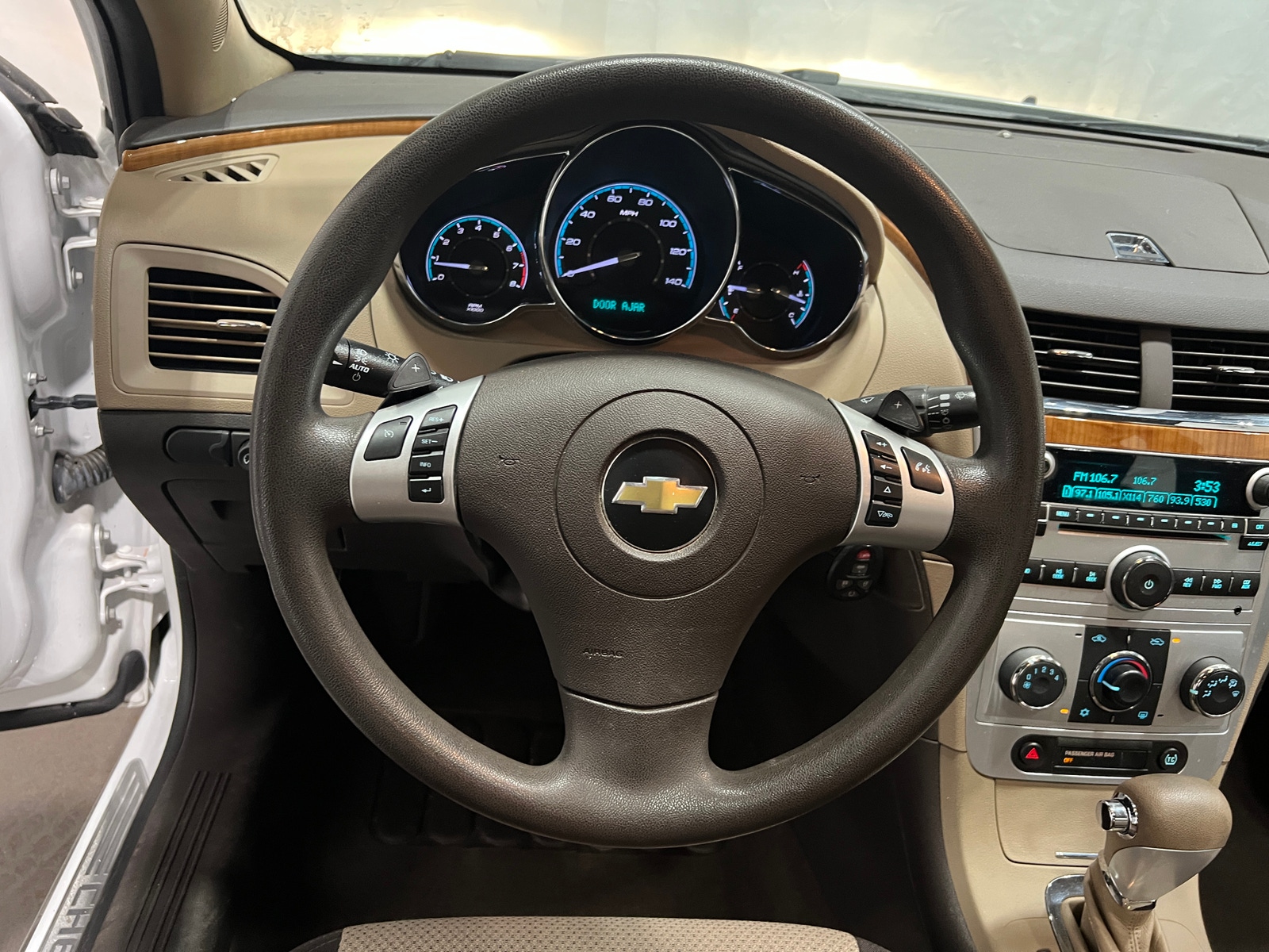 Thumbnail: 2010 Chevrolet Malibu - 4