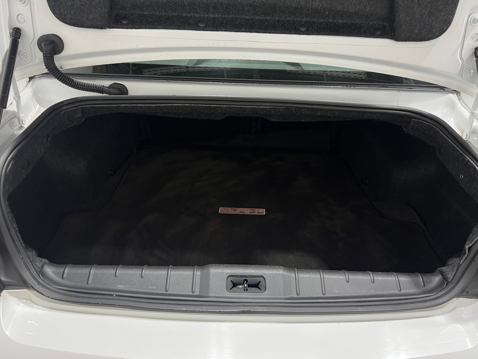 Thumbnail: 2010 Chevrolet Malibu - 6