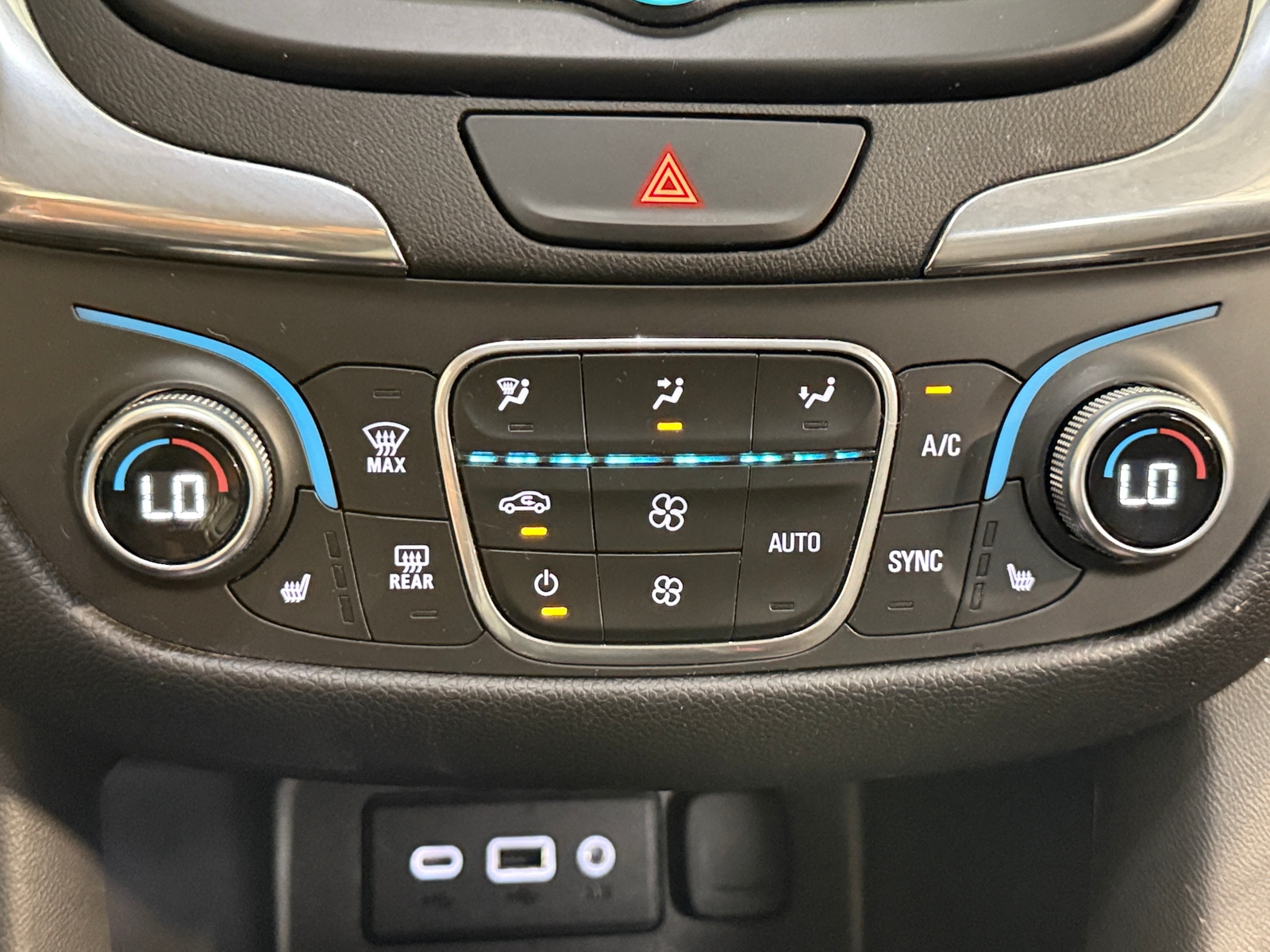 Thumbnail: 2019 Chevrolet Equinox - 4