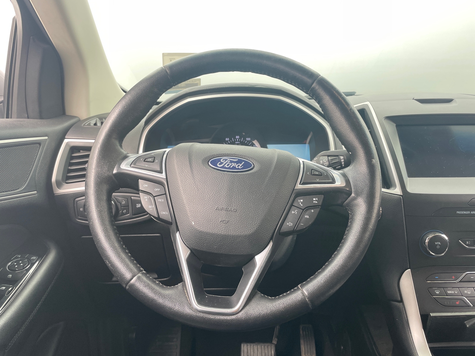 Thumbnail: 2019 Ford Edge - 4