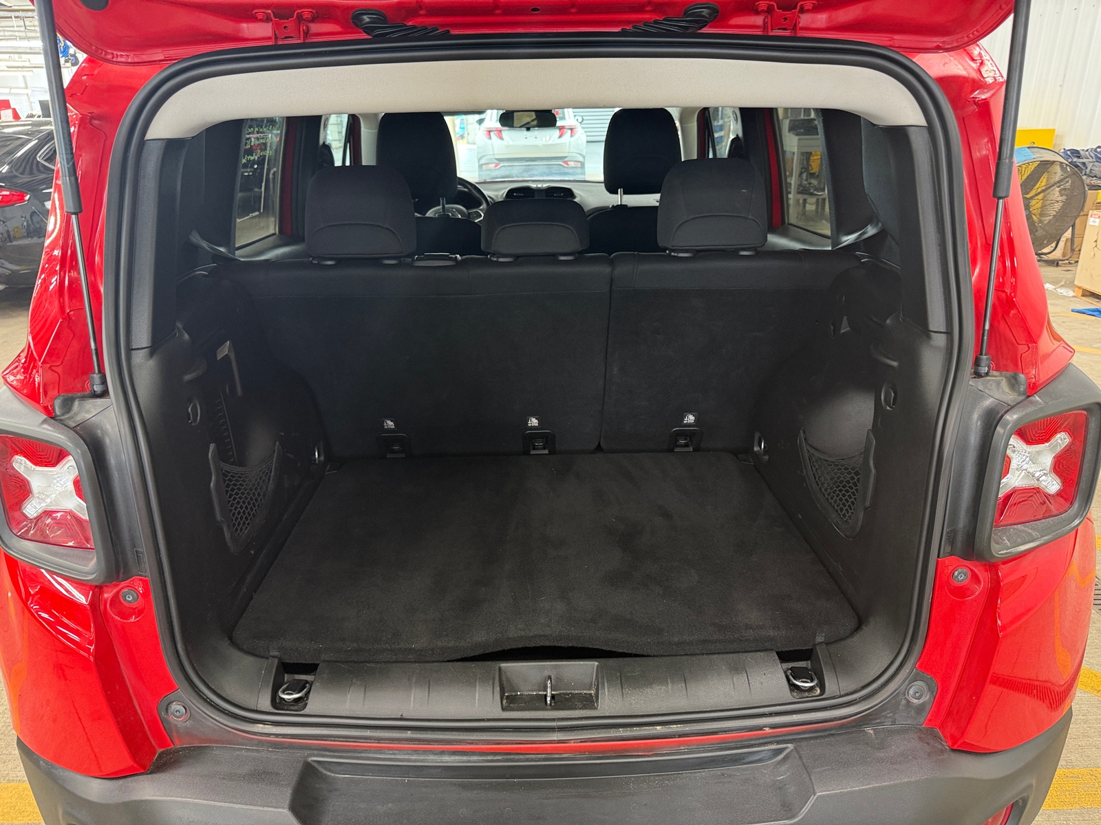 Thumbnail: 2019 Jeep Renegade - 7