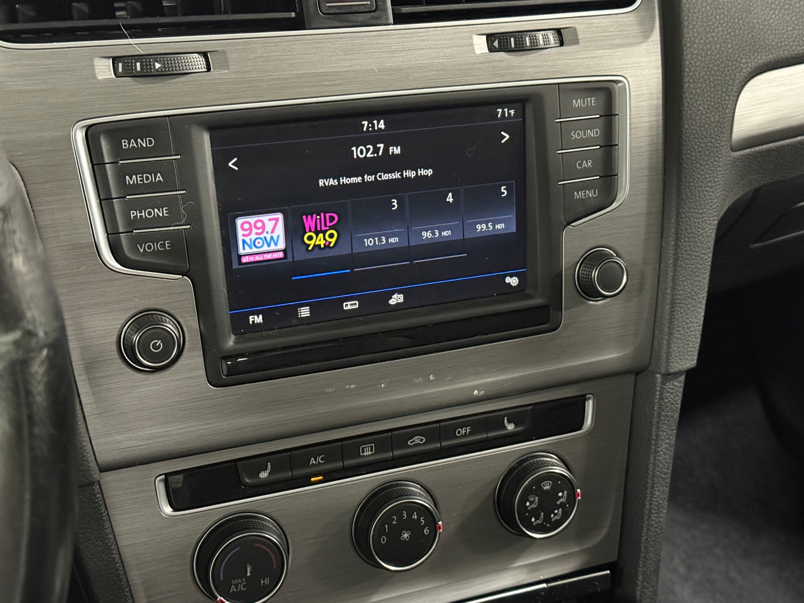 Thumbnail: 2017 Volkswagen Golf - 4