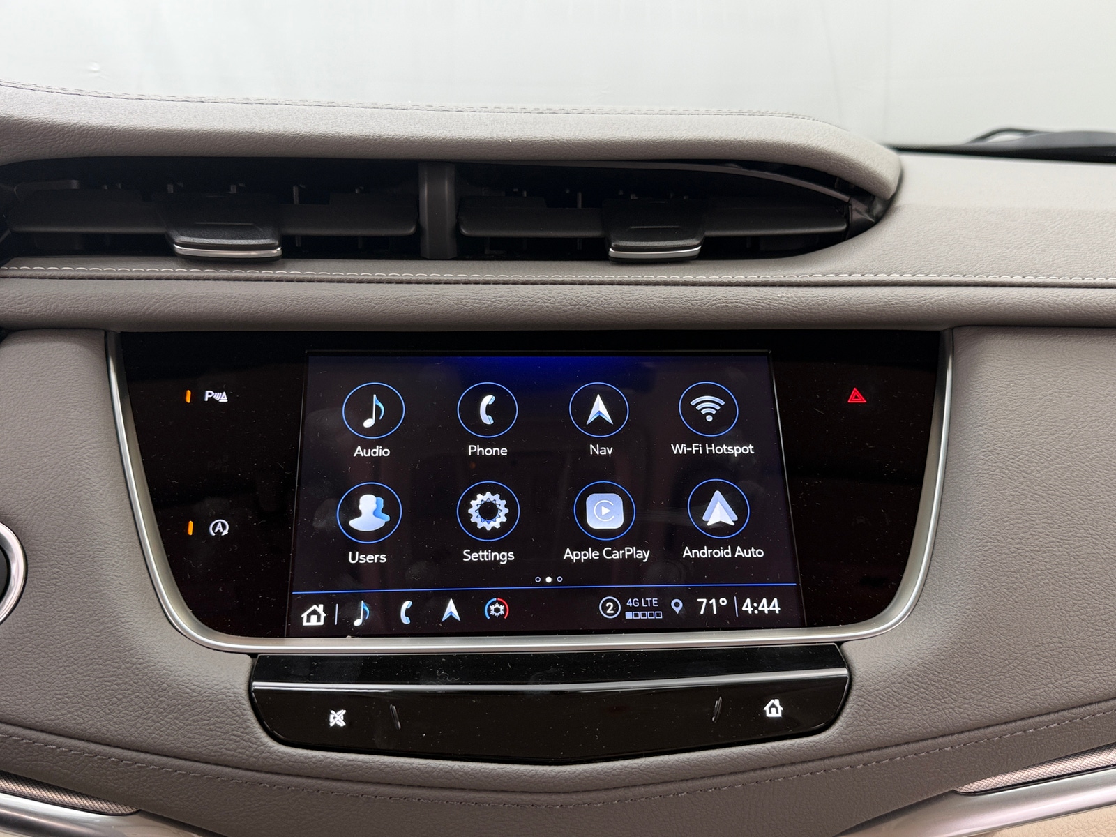 Thumbnail: 2025 Cadillac XT5 - 3