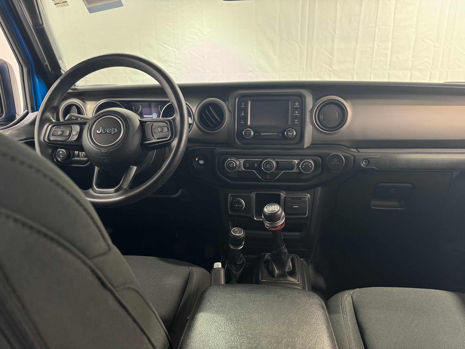 Thumbnail: 2021 Jeep Gladiator - 3