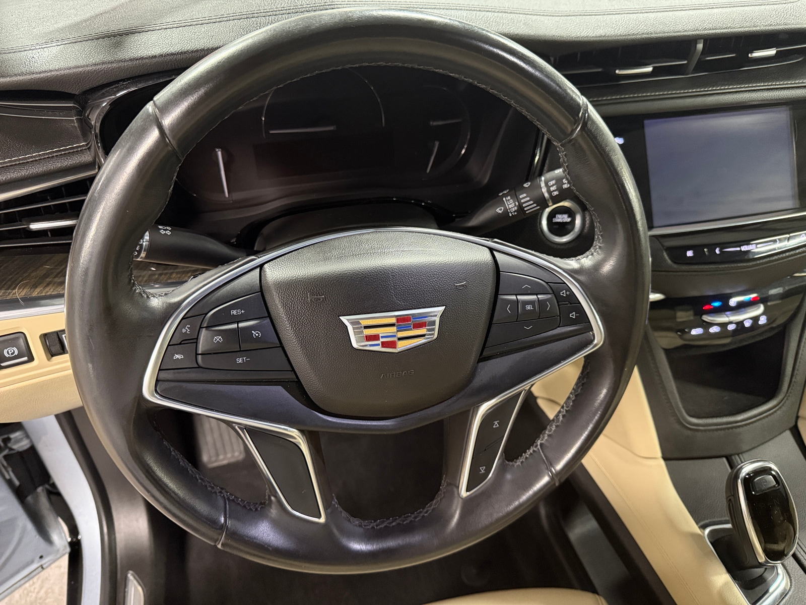 Thumbnail: 2017 Cadillac XT5 - 4