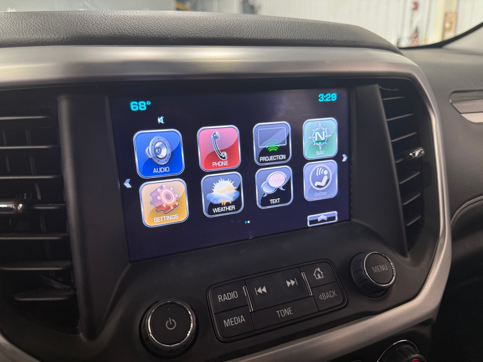 Thumbnail: 2018 GMC Acadia - 3